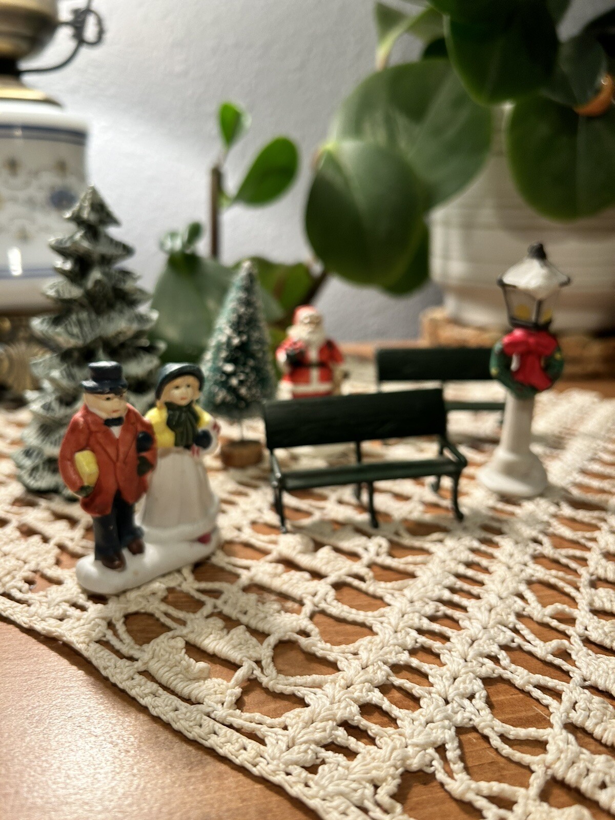 Vintage Victorian Christmas Village Accessories Pieces Figurines 6 Pieces Total