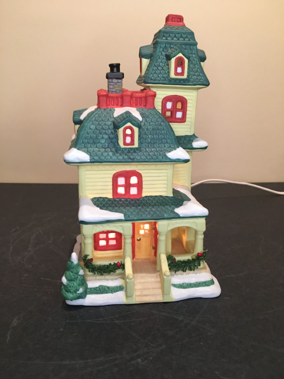 **Vintage SEASONAL SPECIALTIES LIGHTED CHRISTMAS VILLAGE LEMON VICTORIAN HOUSE