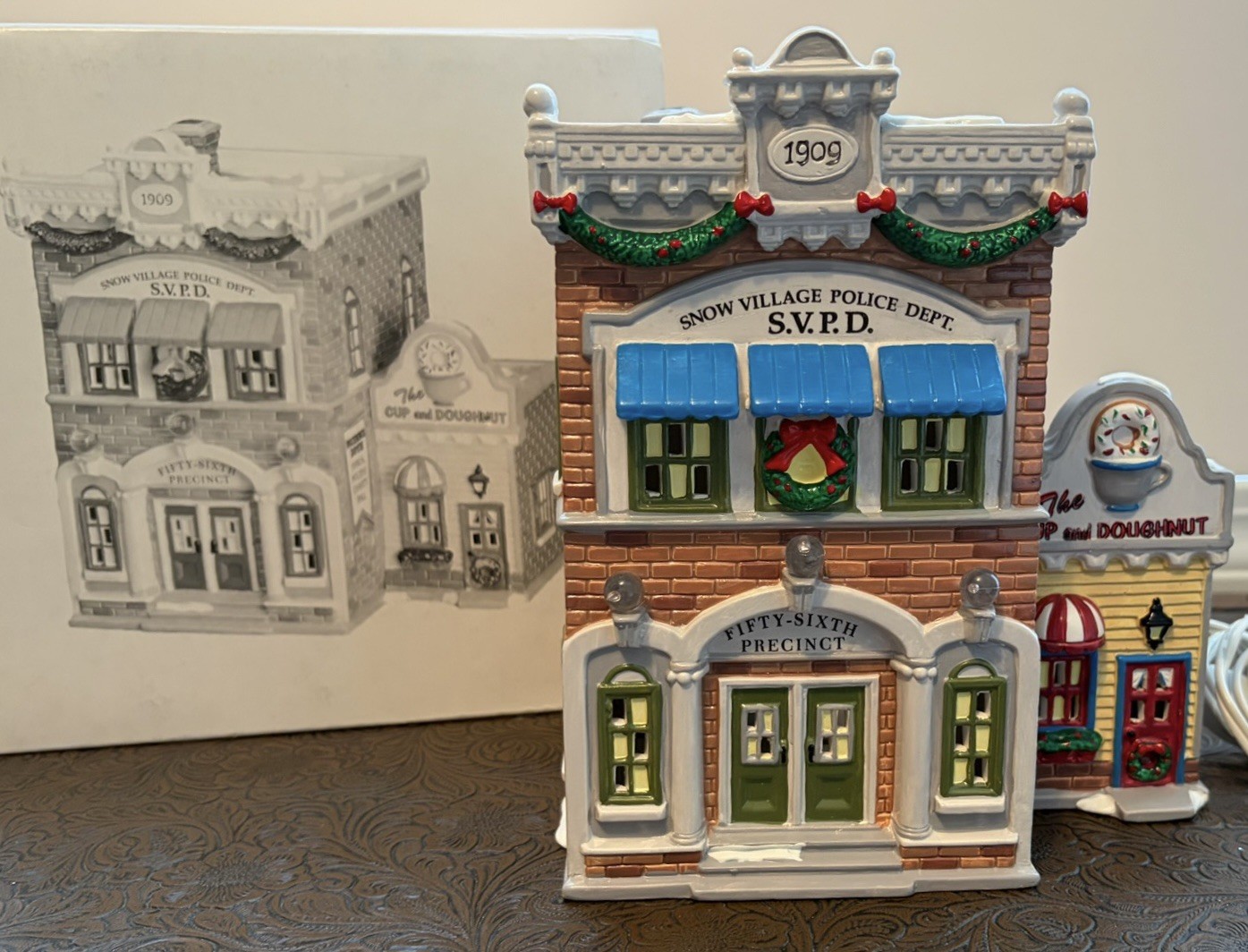 Retired in 1998 Dept 56 Snow “Village Police Station” 54853 Mint in Original Box