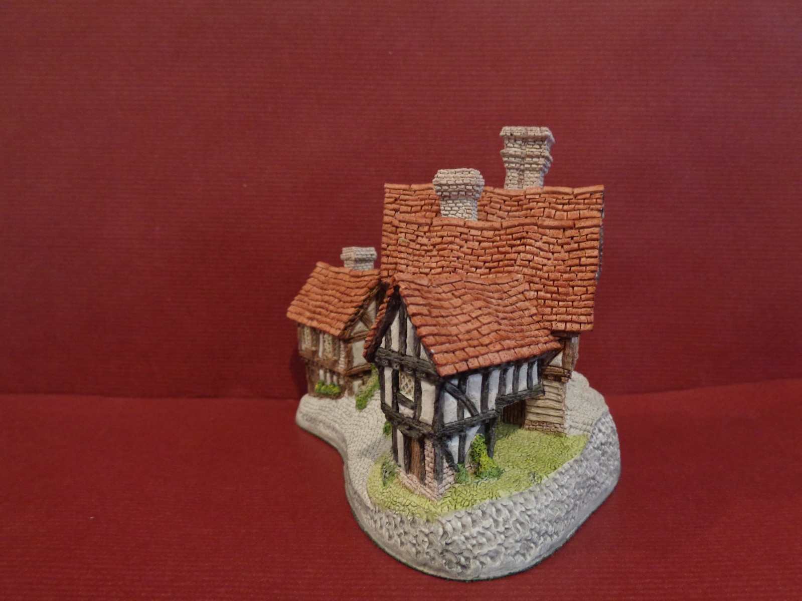 David Winter Cottage “Stratford House” made in Britain in 1981 with original box