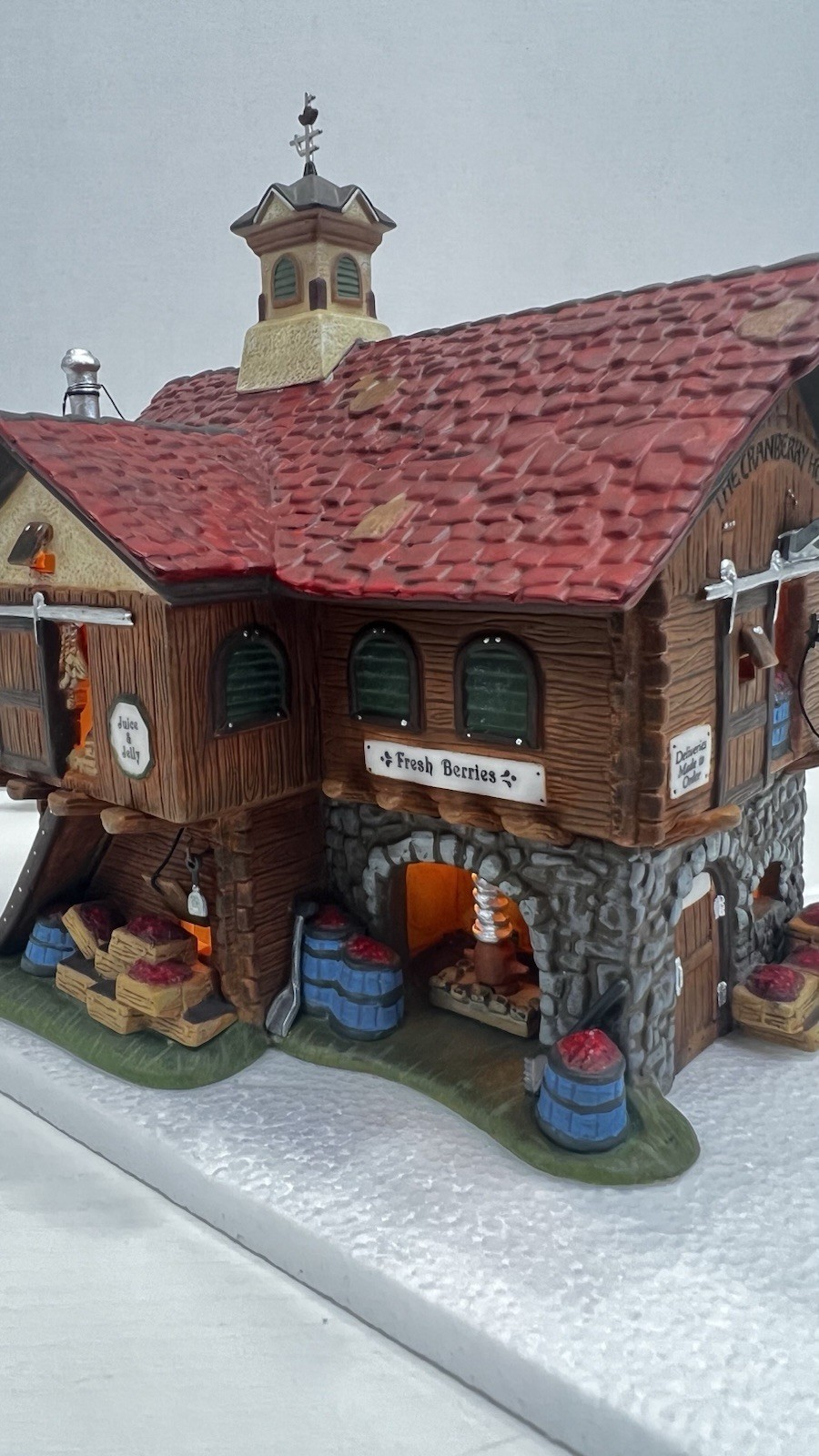 Dept 56 New England Village Series “The Cranberry House” Retired 2000 Complete
