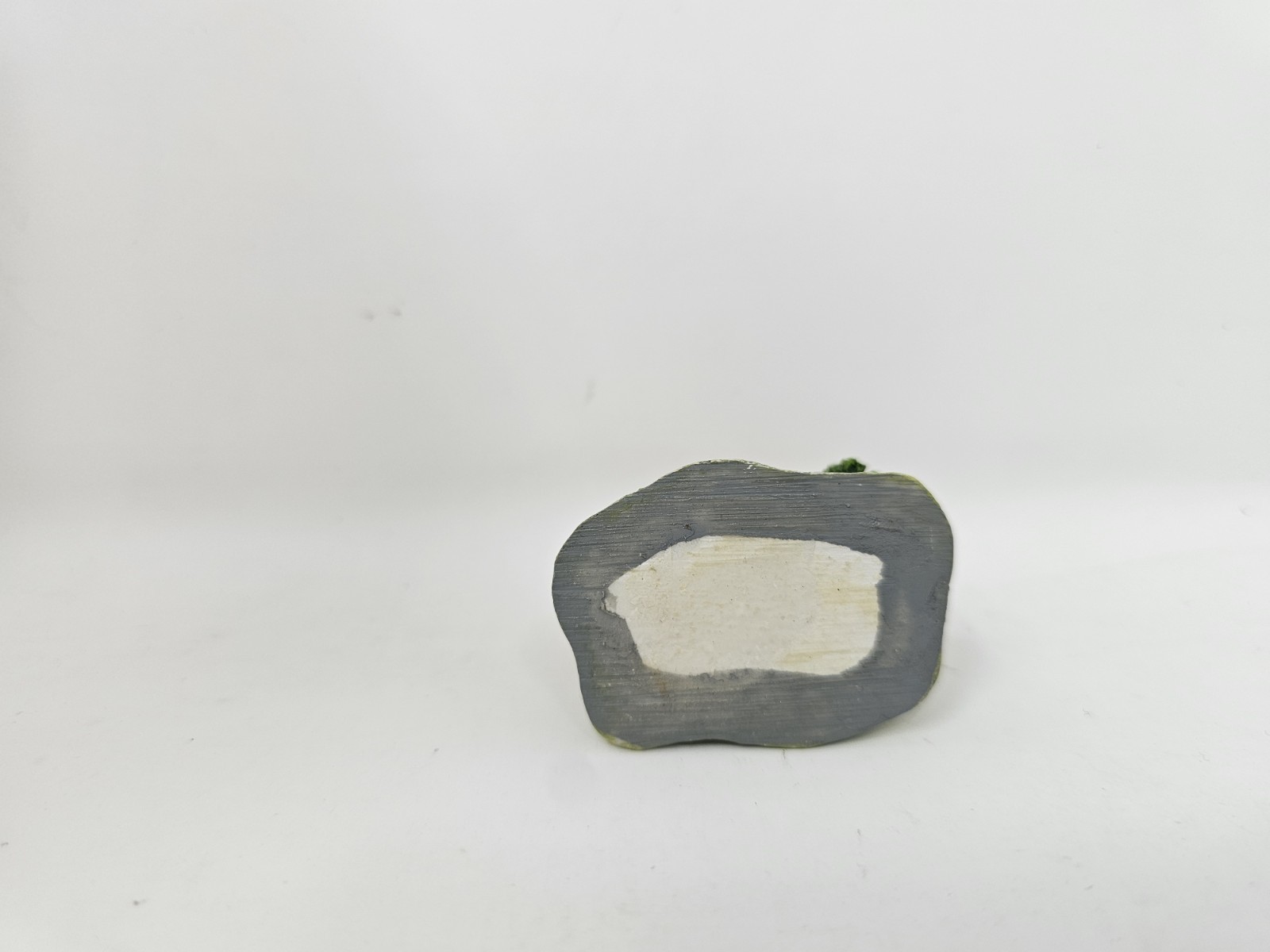 Chapel Hill 1.5″ Miniture Thatched Roof Cottage
