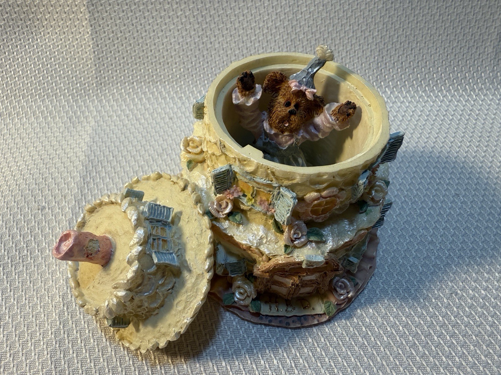 Boyds Bear Route 33 1/3 Baileys Frosted Cottage 2E Figurine Village 19900