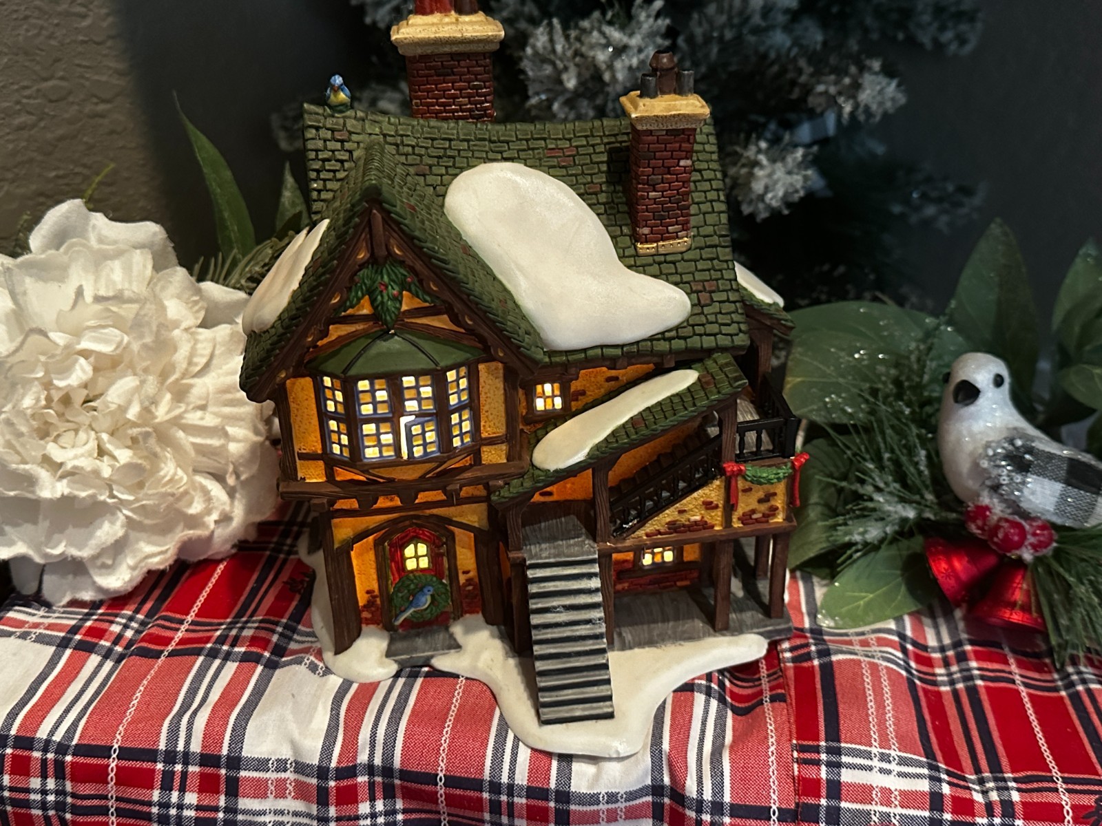 Dept 56 Wingham Lane Parrot Seller Dickens Village Series Christmas House