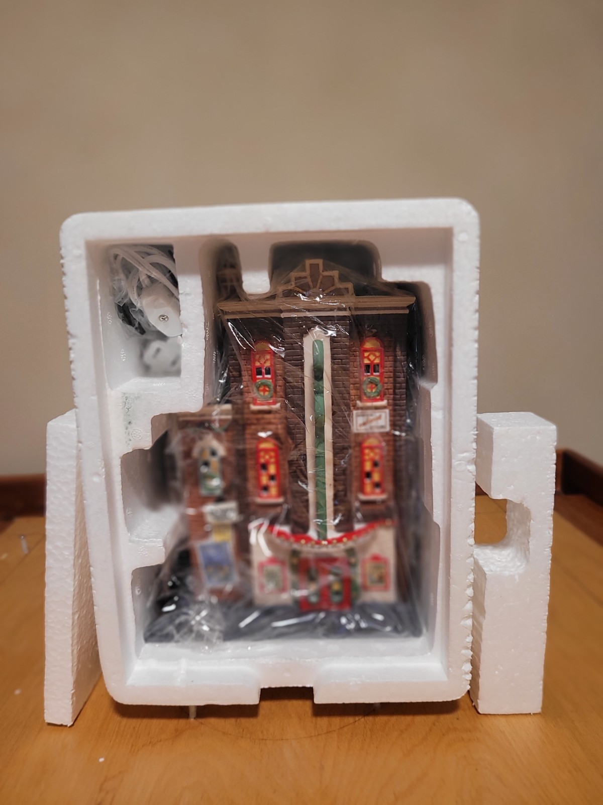 Dept 56 Snowy Evergreens Medium Village Accessories #52613 Set of 6