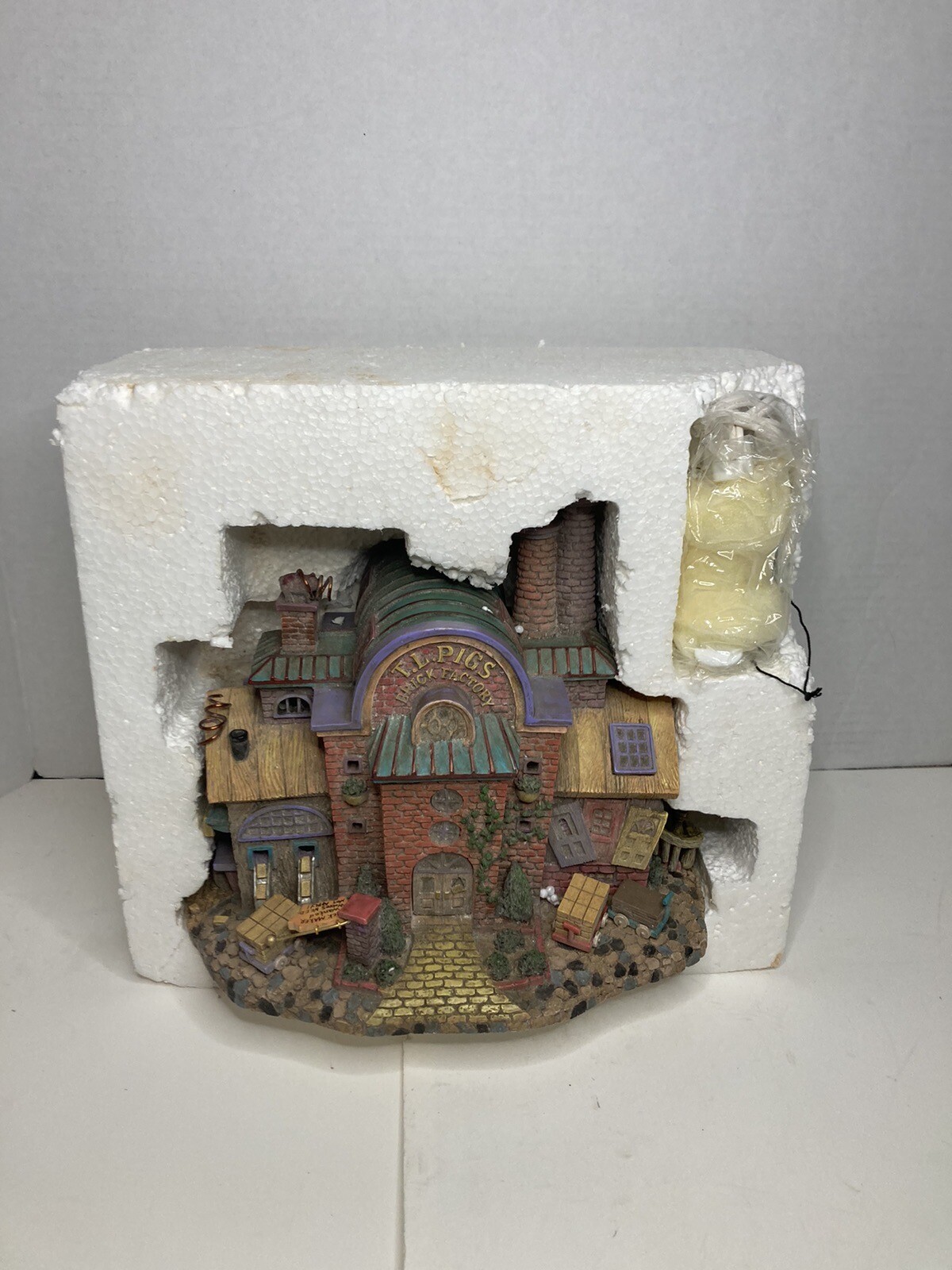 Department 56 TL Pigs Brick Factory Storybook Village New With Light No Figures!