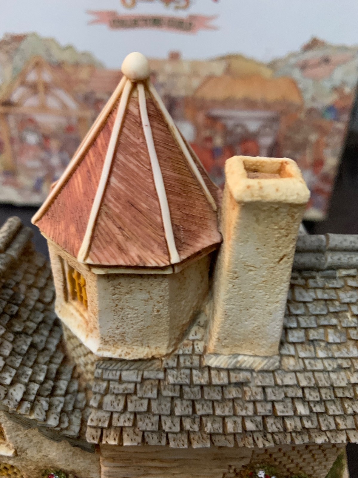 David Winter Cottage Lucy’s Nic Nicks Handmade and hand painted DWF 05 2003