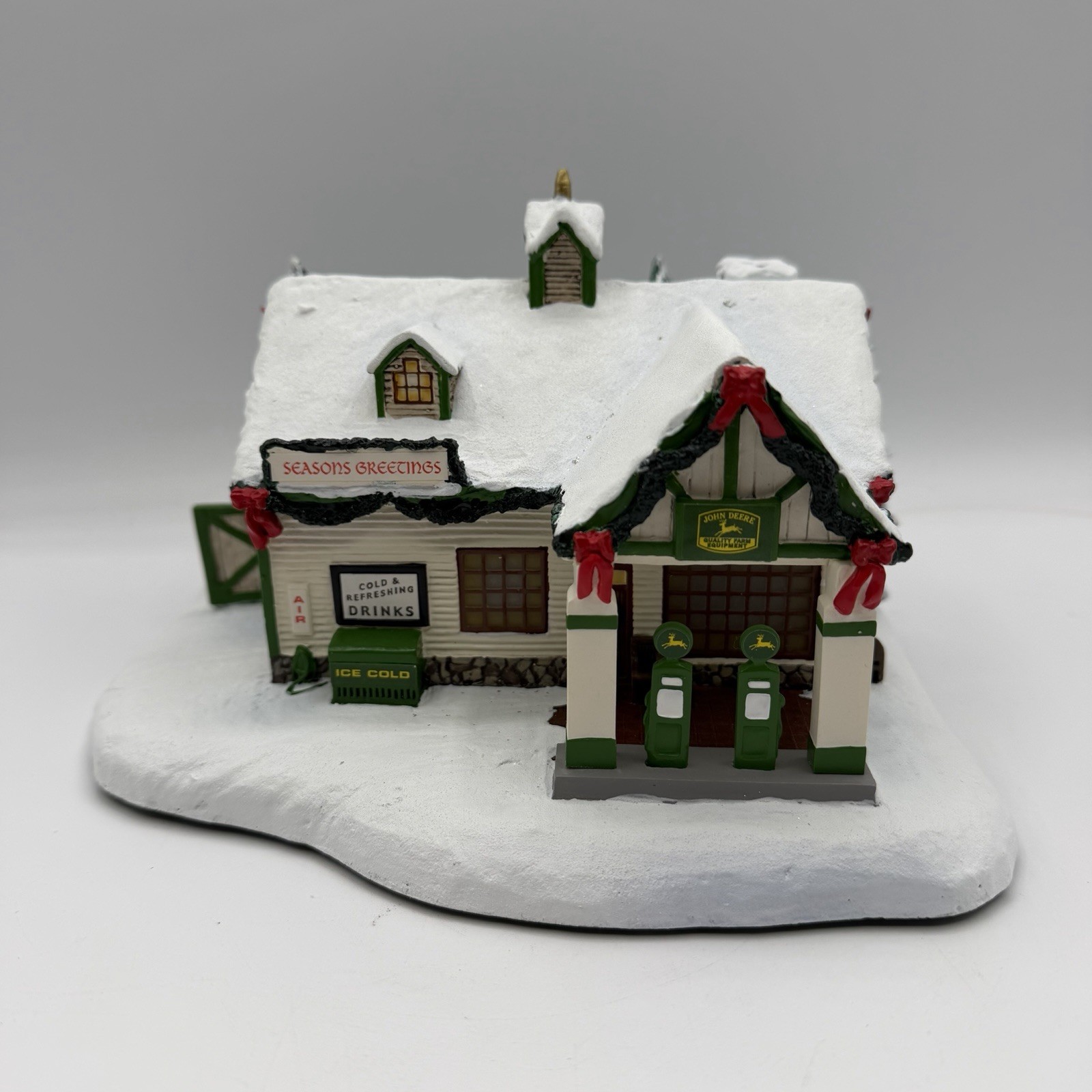 Vintage John Deere Creek Hawthorne Village Light Up Service Station 2003 Deer