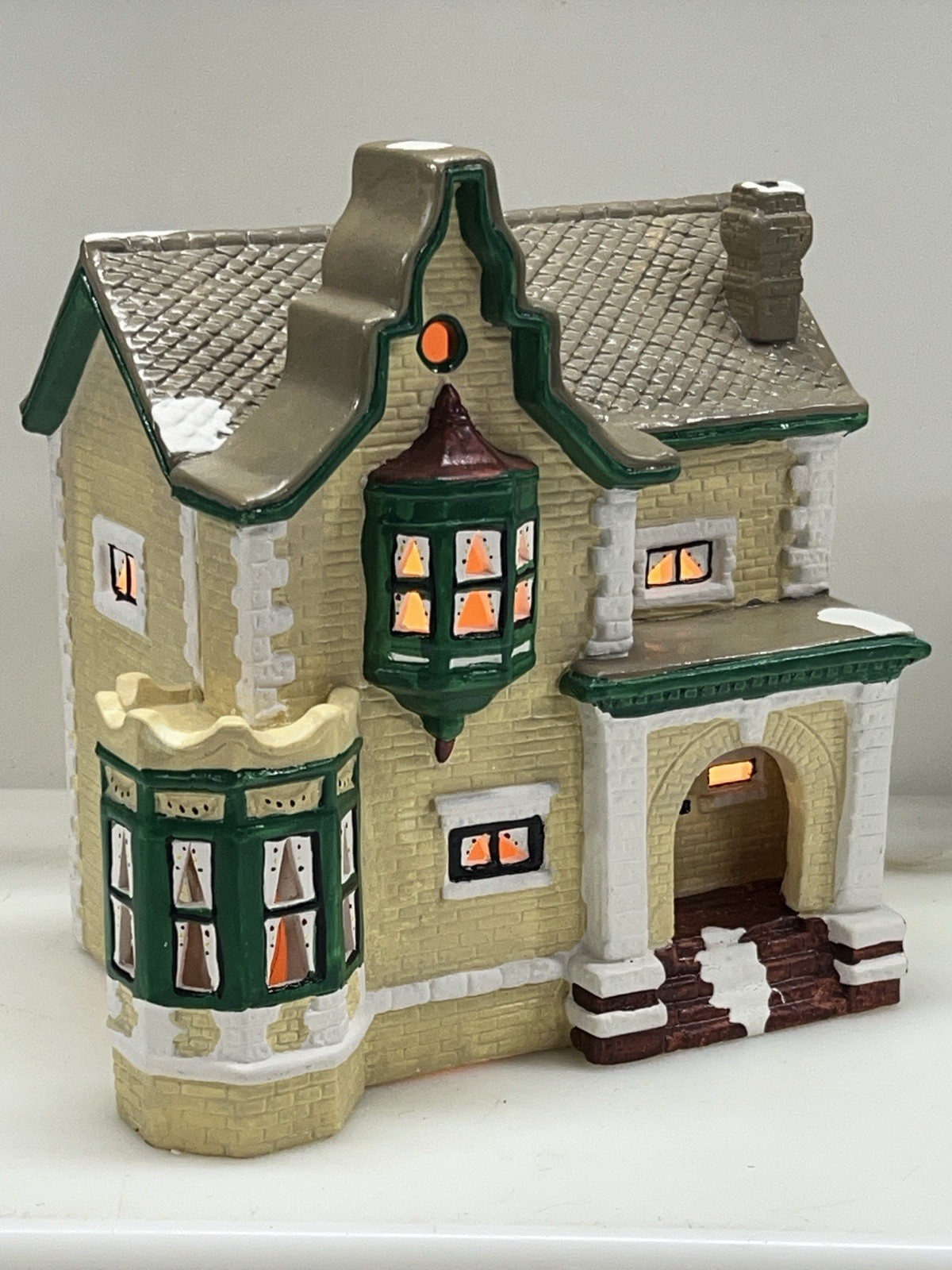Yuletide Snow Hamlet Vintage 1989 # 740 Mint Cake Lighted House
