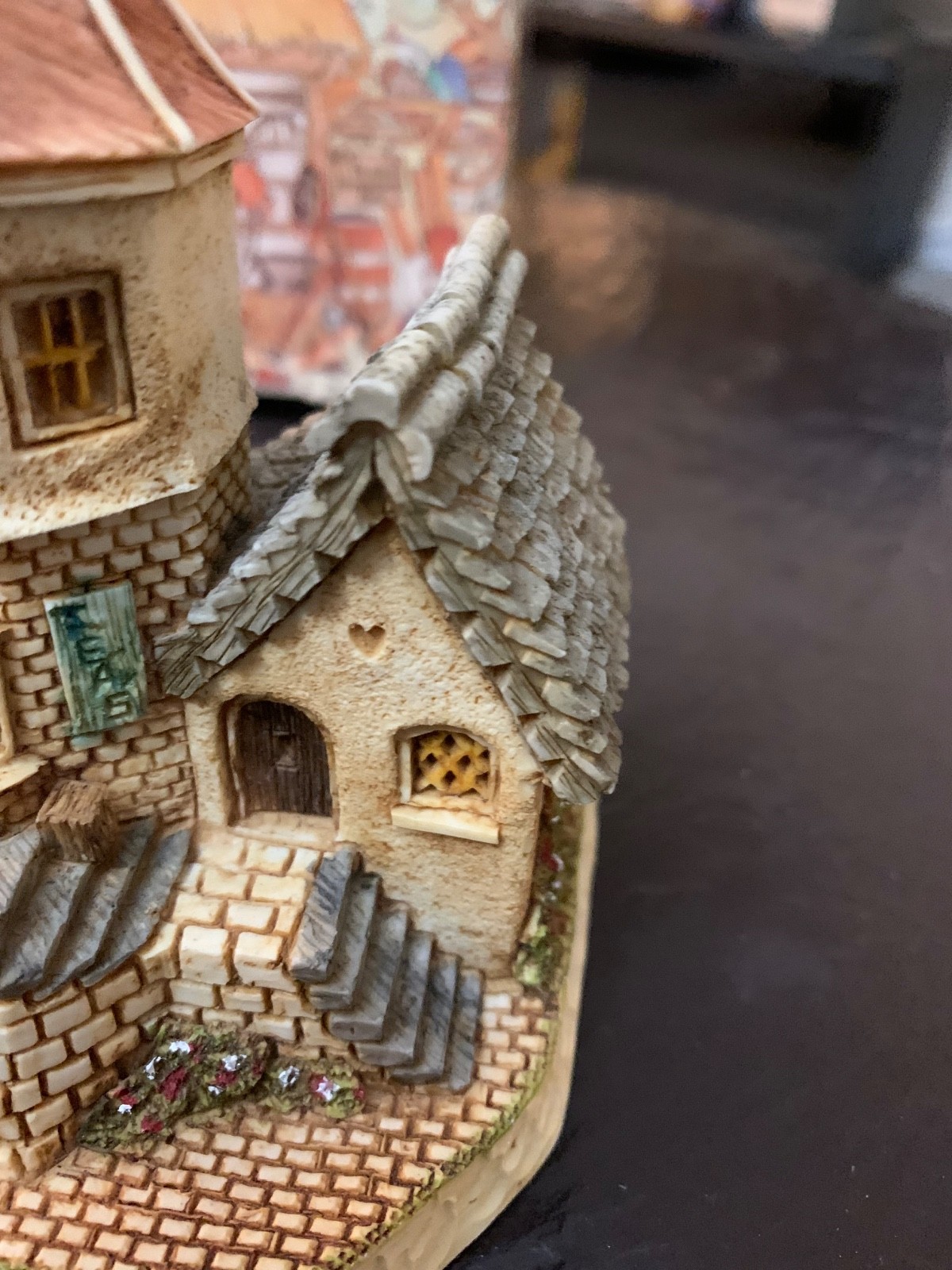 David Winter Cottage Lucy’s Nic Nicks Handmade and hand painted DWF 05 2003