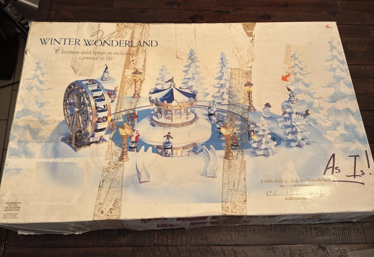 Trendmasters 1997 Christmas Magic Winter Wonderland Musical Ice Skating Carnival
