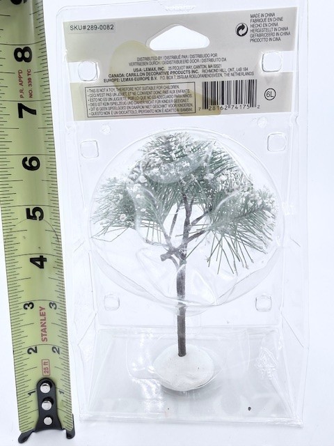 Lemax #74175 mountain pine, medium Christmas Village 1997 Magnetic base #2
