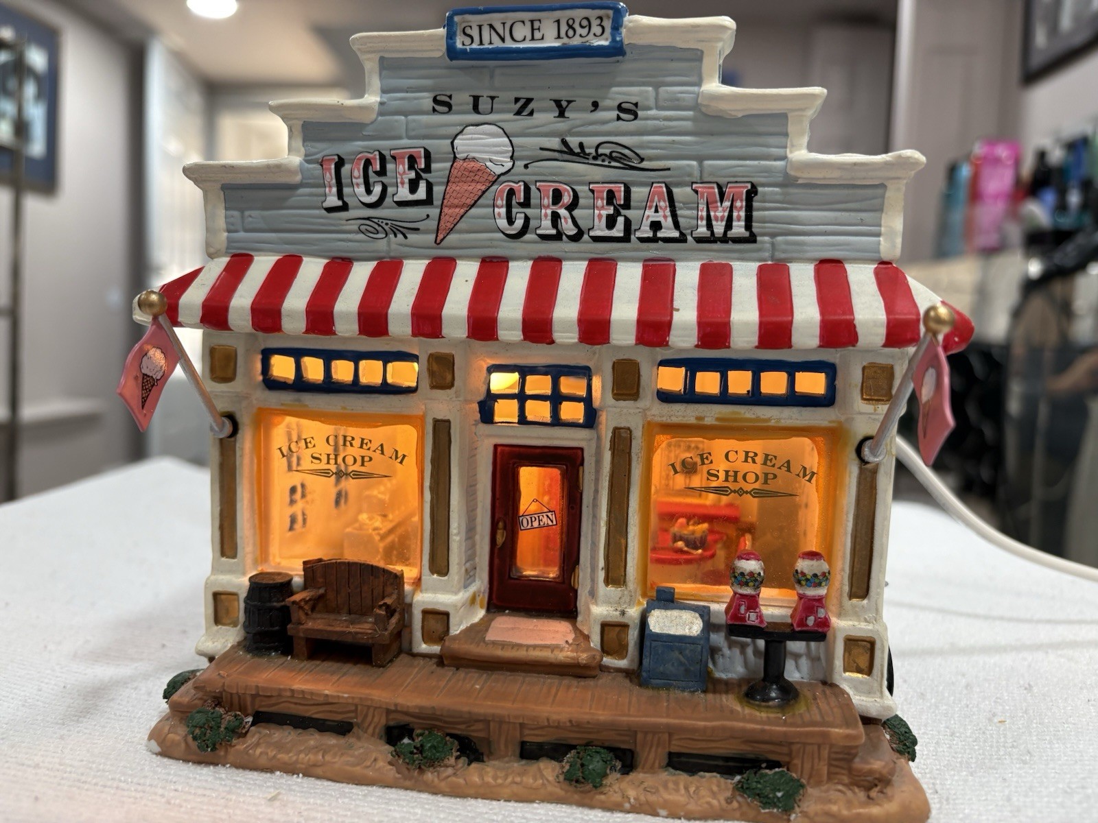 Lemax Harvest Crossing Suzy’s Ice Cream Store W Box And Light Retired