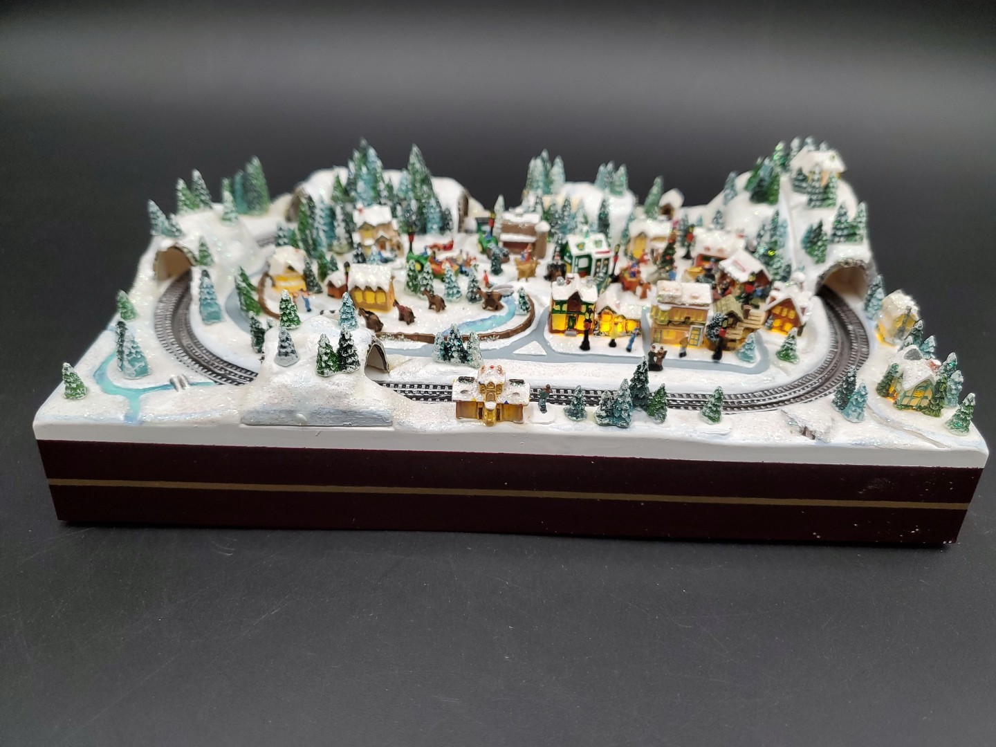 Thomas Kinkade Christmas Village Miniature Lighted Town Country Christmas W/ COA