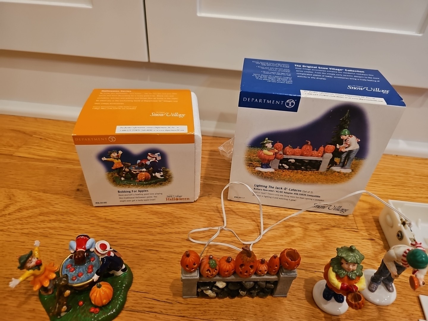 Dept 56 Bobbing For Apples & Lighting The Jack-O-Lantern Village Halloween READ