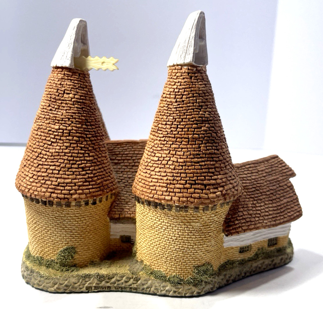 David Winter “Triple Oast” 1981 Regions Collection with Box