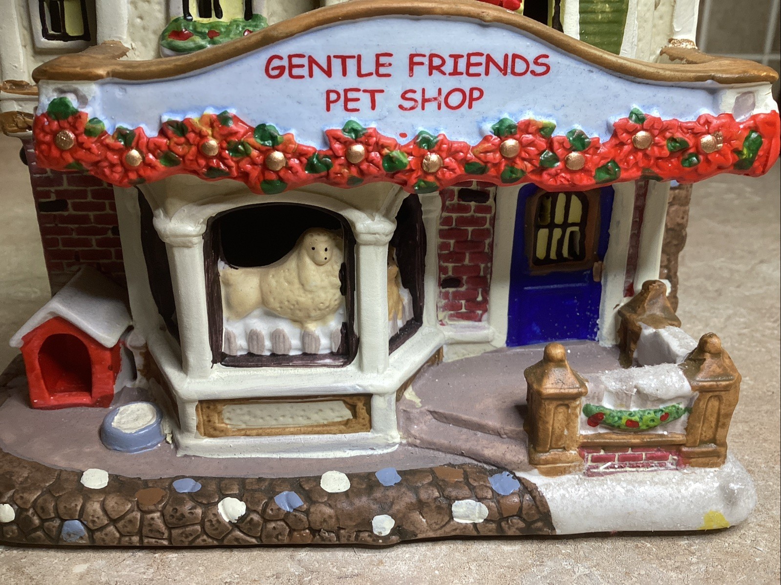 HOLIDAY INSPIRATIONS – GENTLE FRIENDS PET SHOP -CHRISTMAS HOUSE-W/ Light Cord
