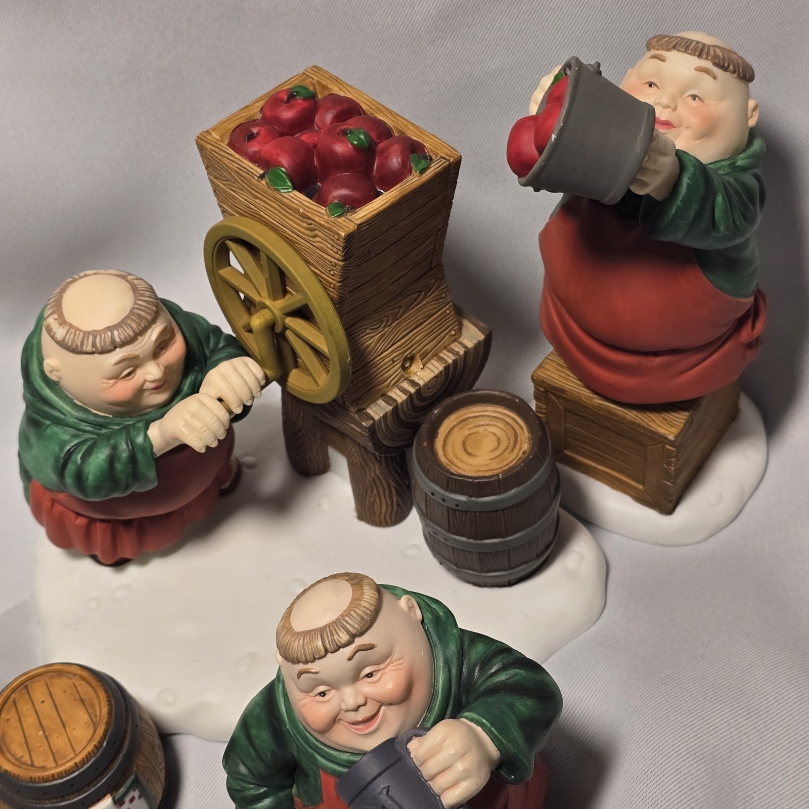 Dept 56 Merry Makers Porter Presser Frederick Filler Guzzler Apple Cider Set 7pc