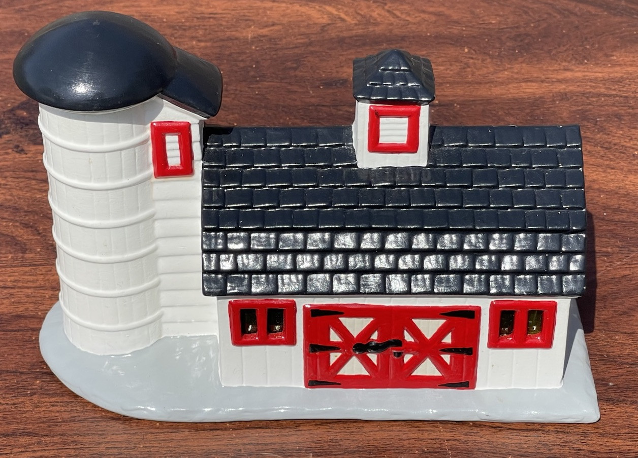 VINTAGE BYRON MOLDS 1979 CERAMIC BARN