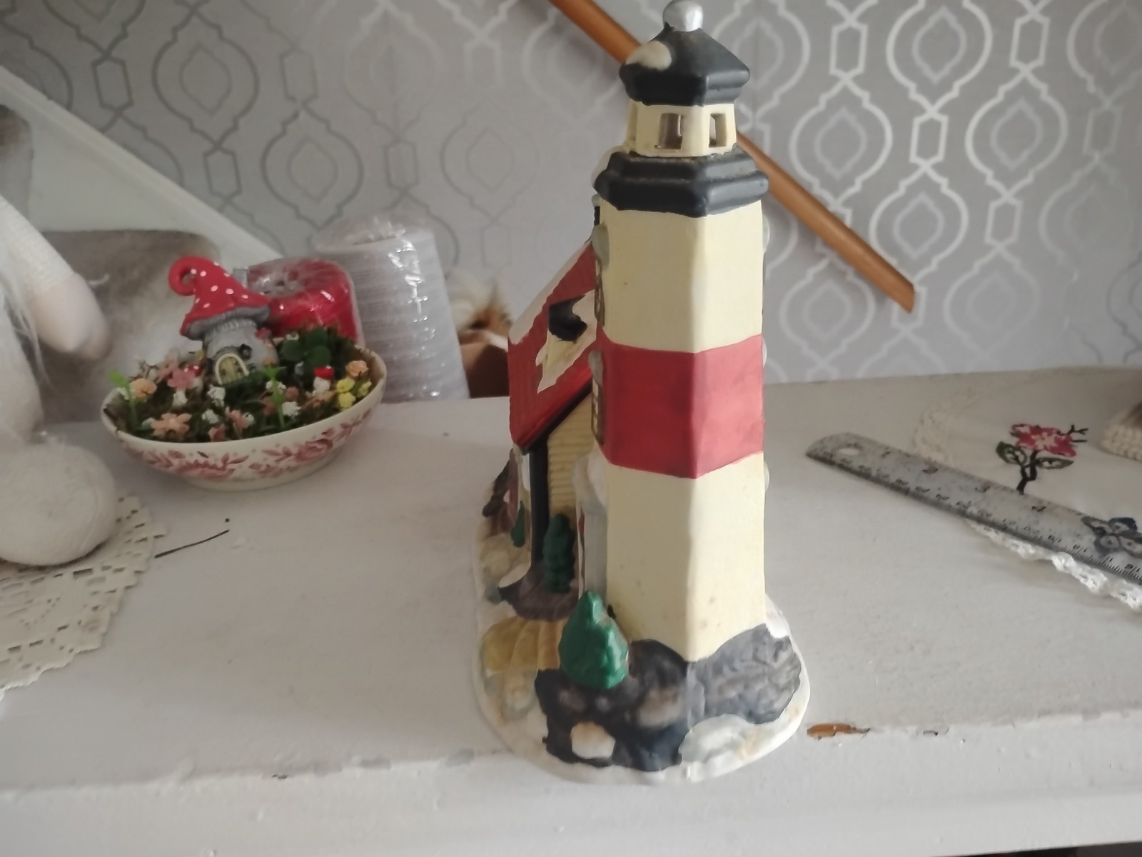 Dickens Keepsake Porcelaing Lighted House LightHouse