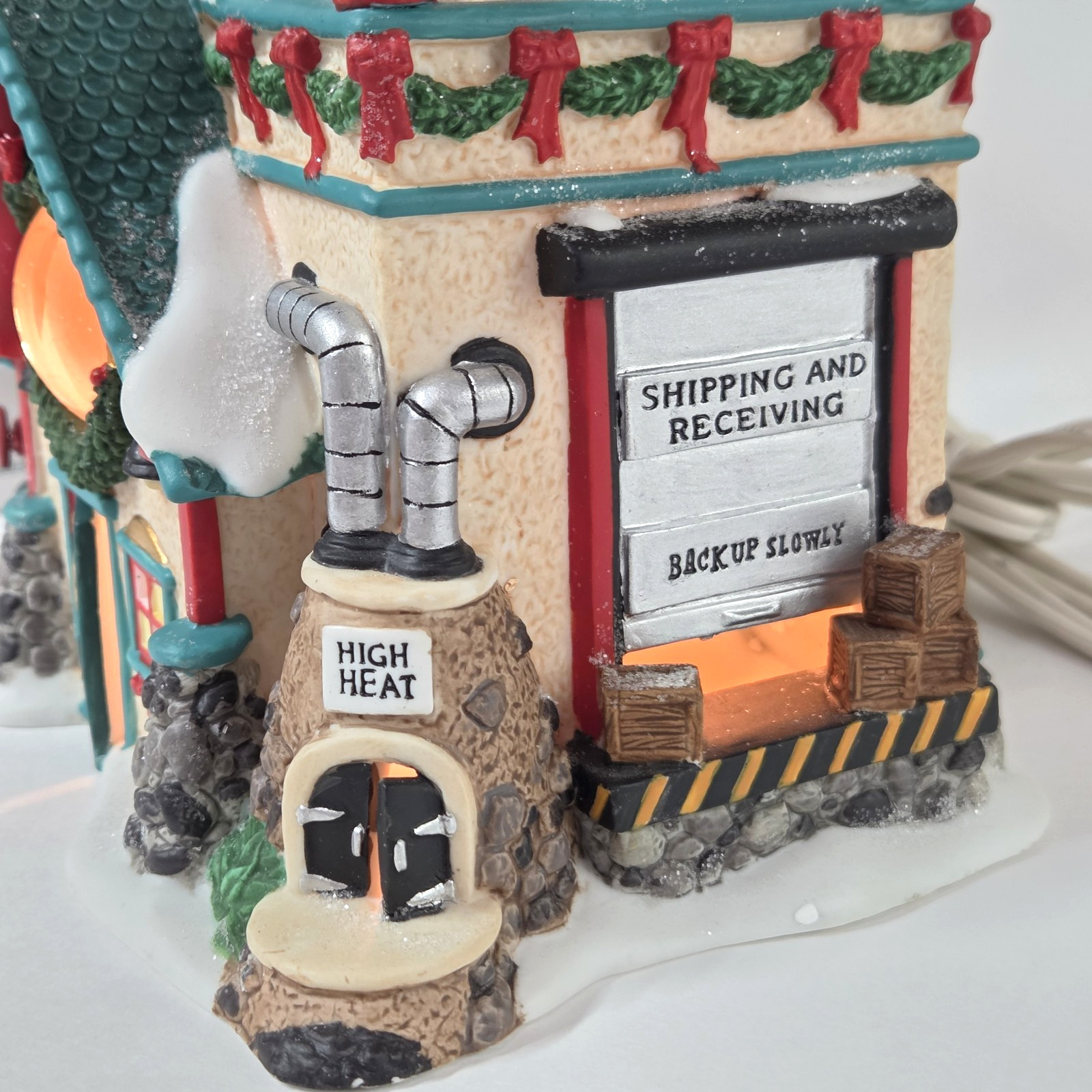 Dept 56 North Pole Series Flurry’s Snowglobe Maker Christmas Village 56763 Box