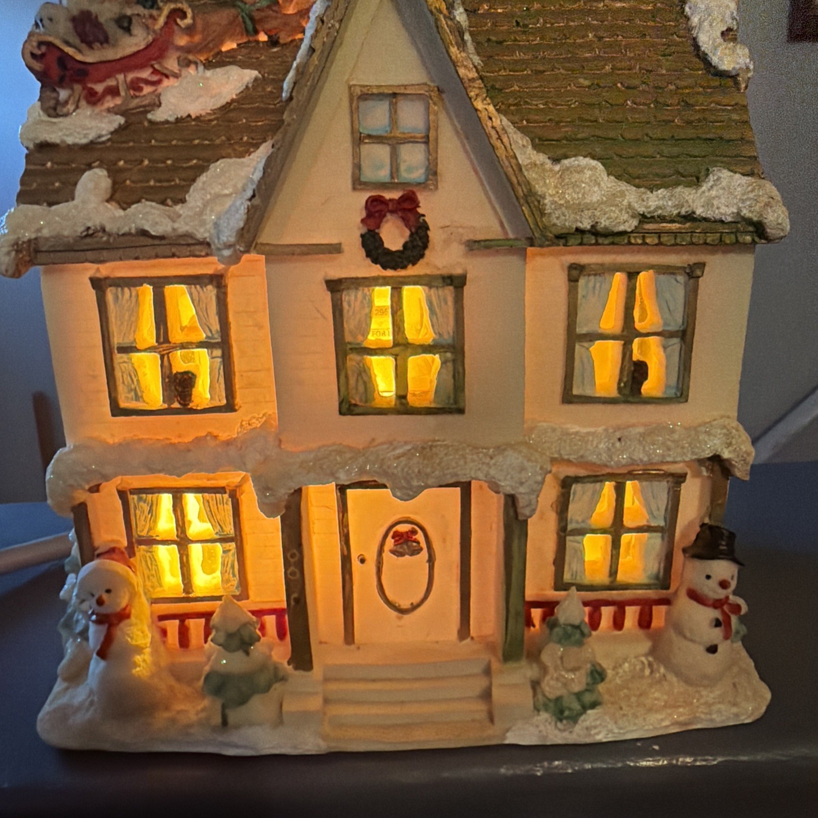 Lighted Christmas House with Hidden 6 Power Outlets Multicolored