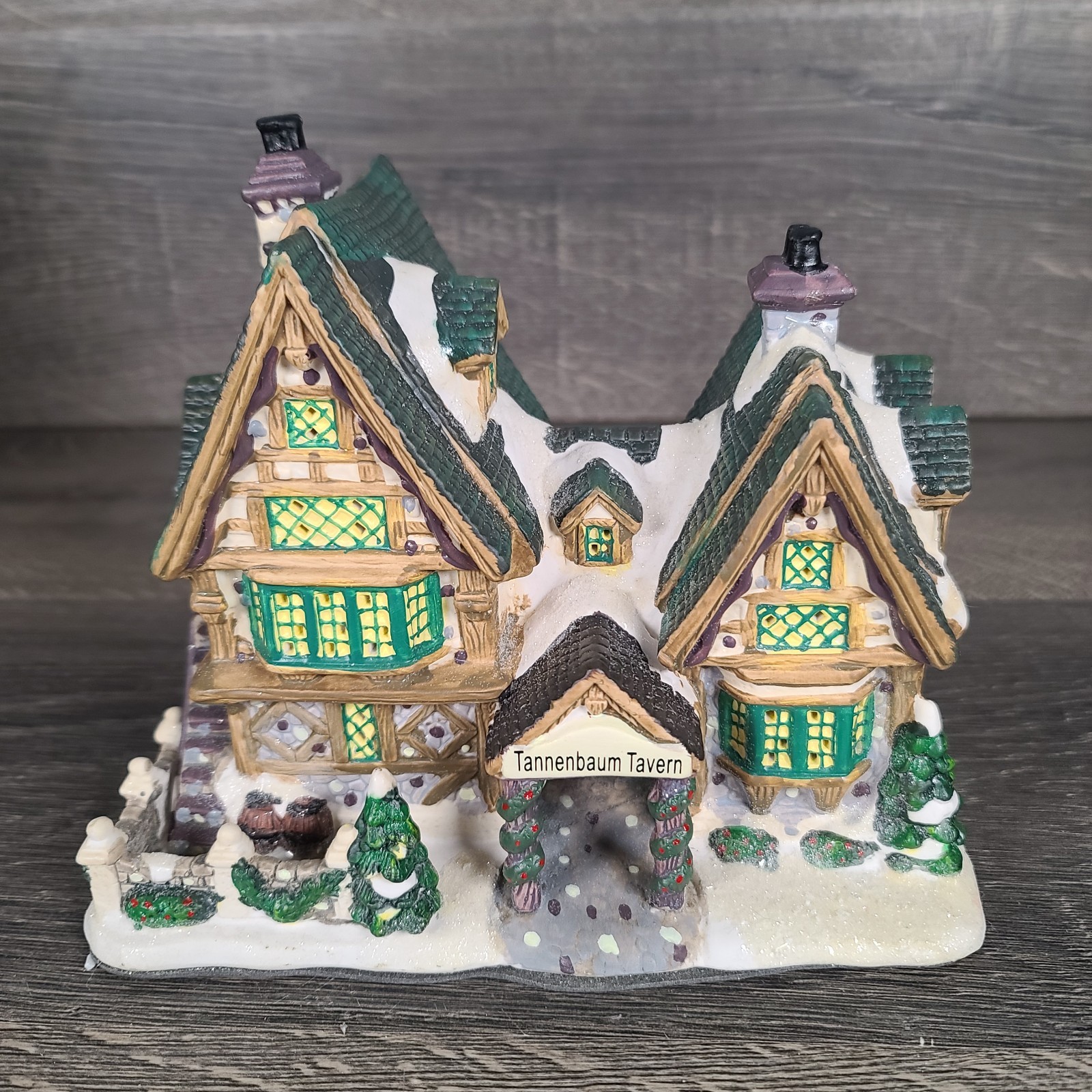 Holiday Inspirations Village 2007 Towne Series Tannenbaum Tavern