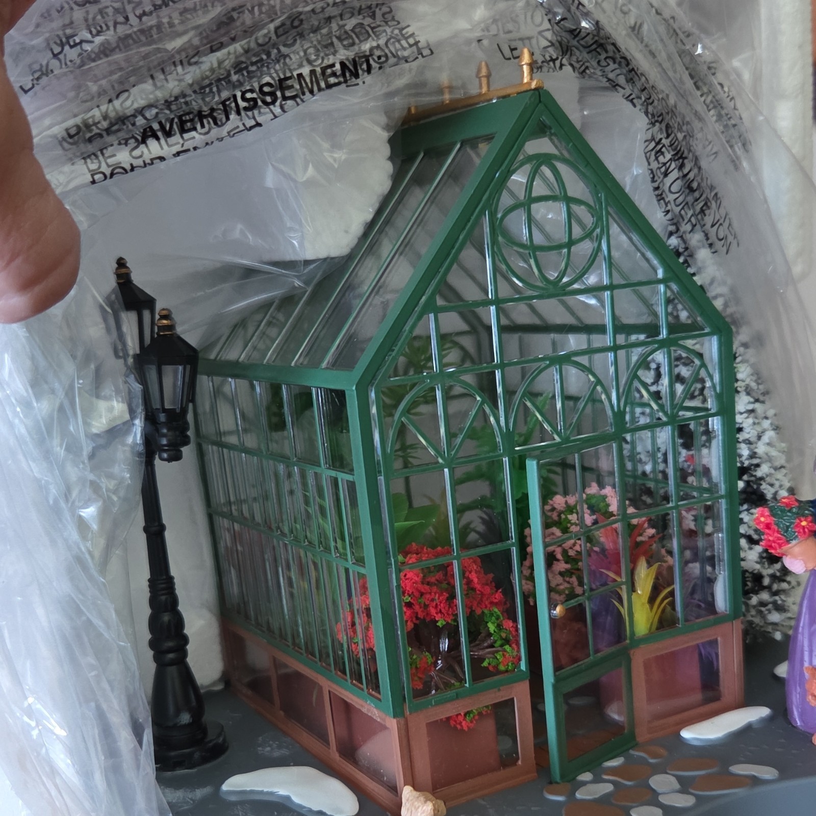 Lemax Village Greenhouse House Illuminated Scene w/ Figure Dog Lamp Post Boxed