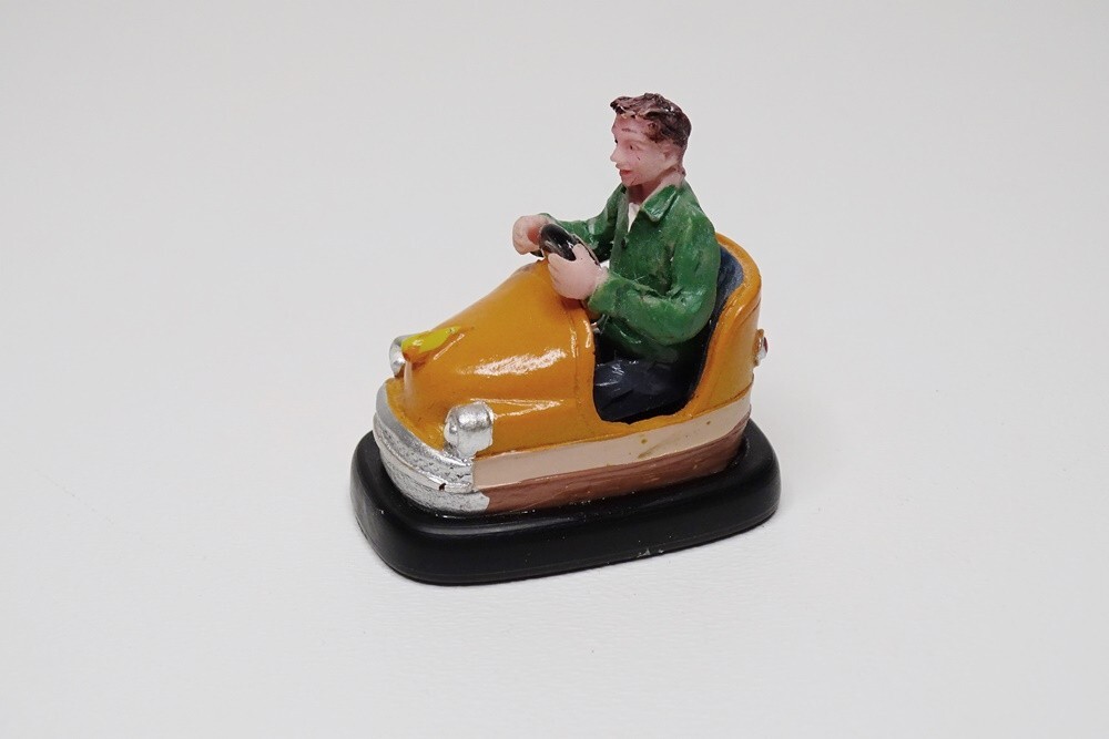 LEMAX Village Carnival Circus CRAZY CARS Orange Bumper CAR & Dad Figure 2006