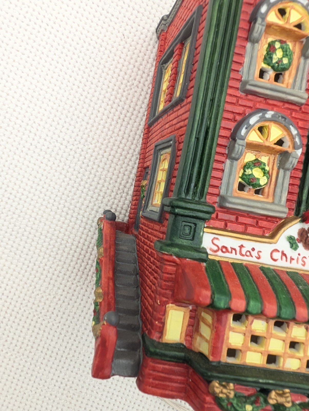Dickens Keepsake Porcelain Lighted House Santa’s Christmas Shoppe