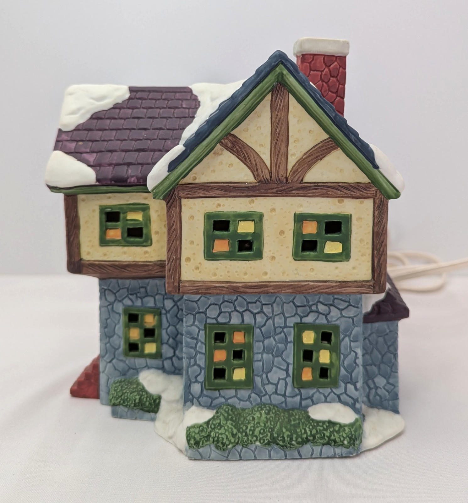 Vintage Russ Berrie & Co Plaster Lighted Christmas Village Tudor House Pre-owned
