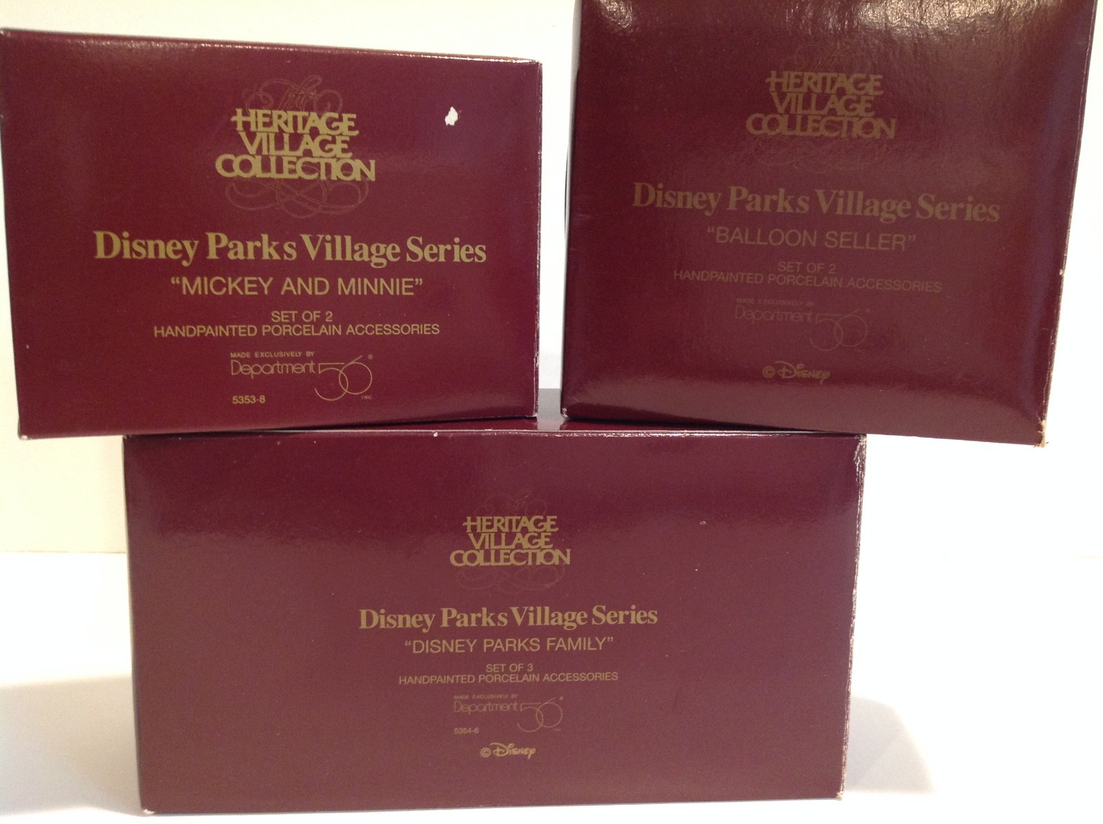 Dept 56 Disney Parks Heritage Village Mickey & Minnie, Balloon Seller, Family