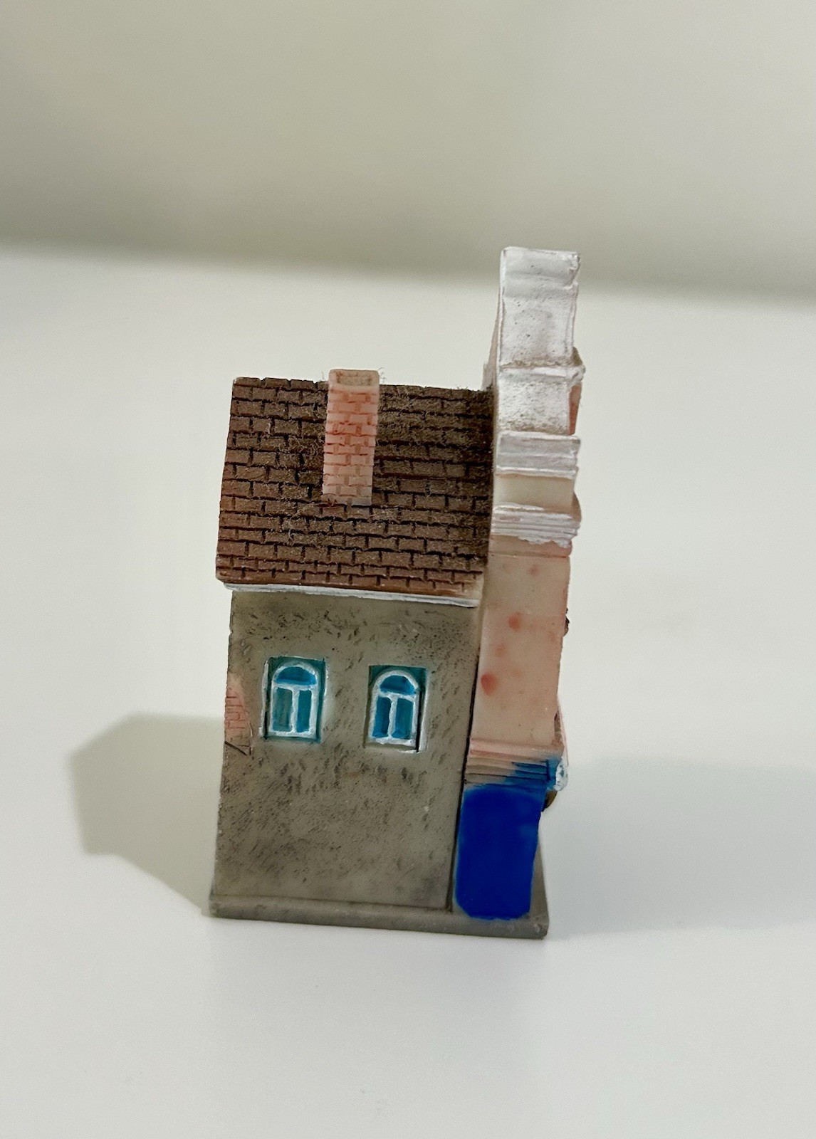 5 Miniature Buildings figurines Stores collectibles Christmas village scene