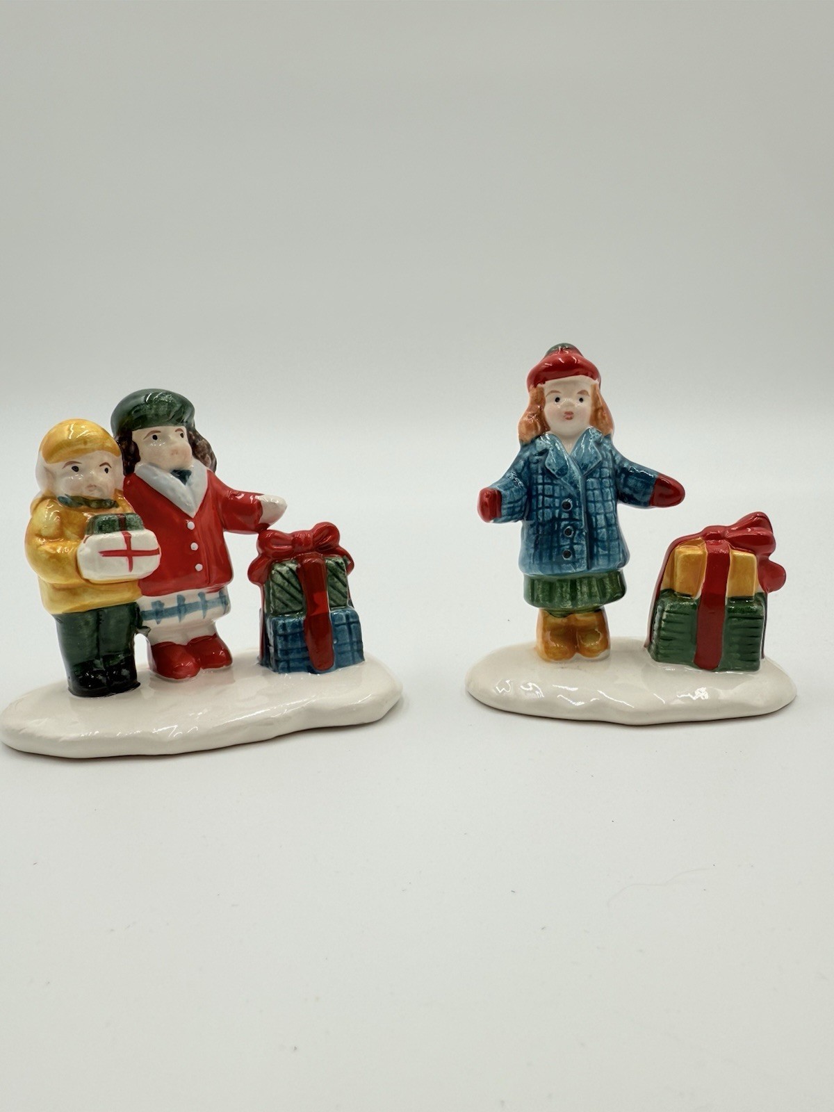 Dept 56 Snow Village Shopping Girls with Packages Set of 2 1988 w/box Vintage