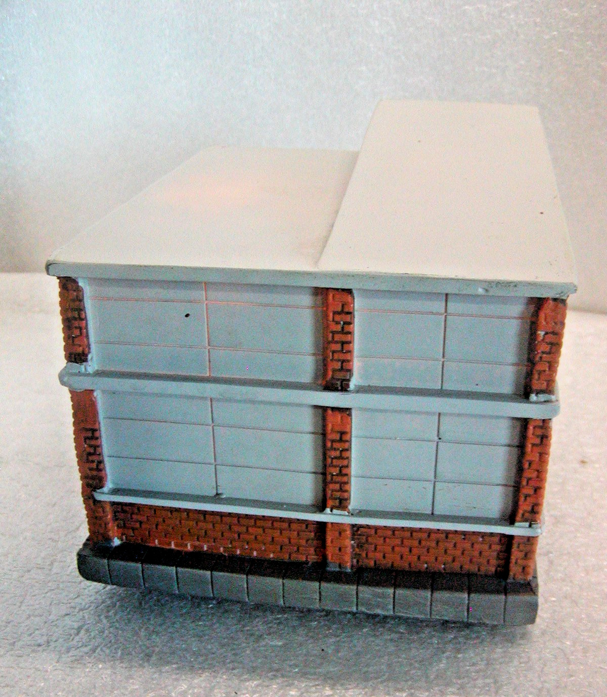 Aldi Ho scale train 50th Birthday Light Up Store Building Village 7 X 4” NWT