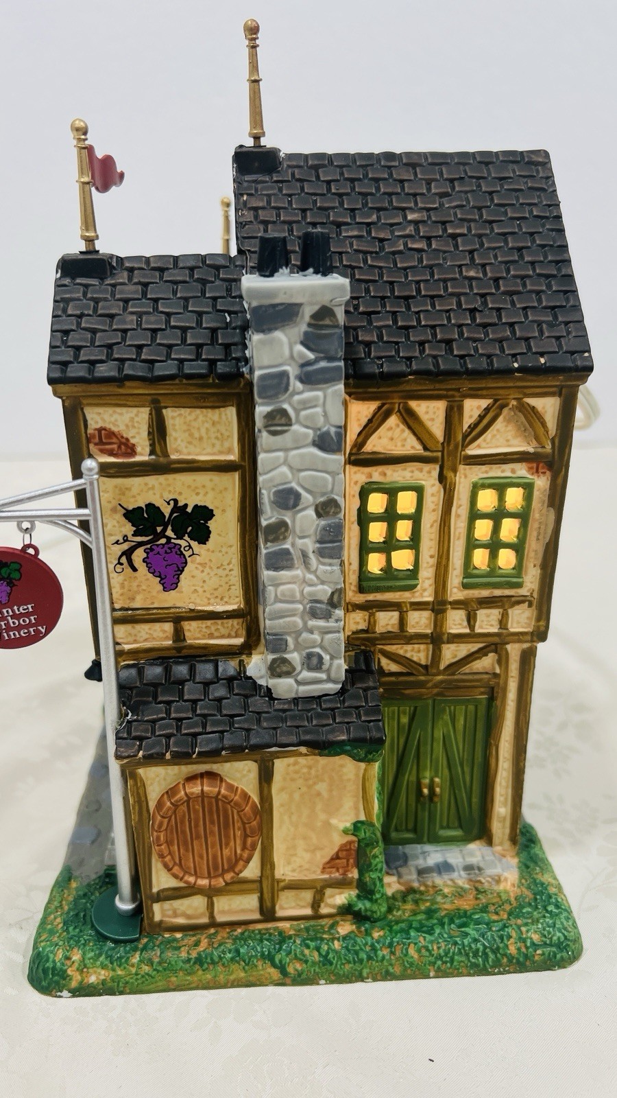 Lemax “Winter Arbor Winery” Porcelain Lighted Building 45745 Retired 2014 NEW !