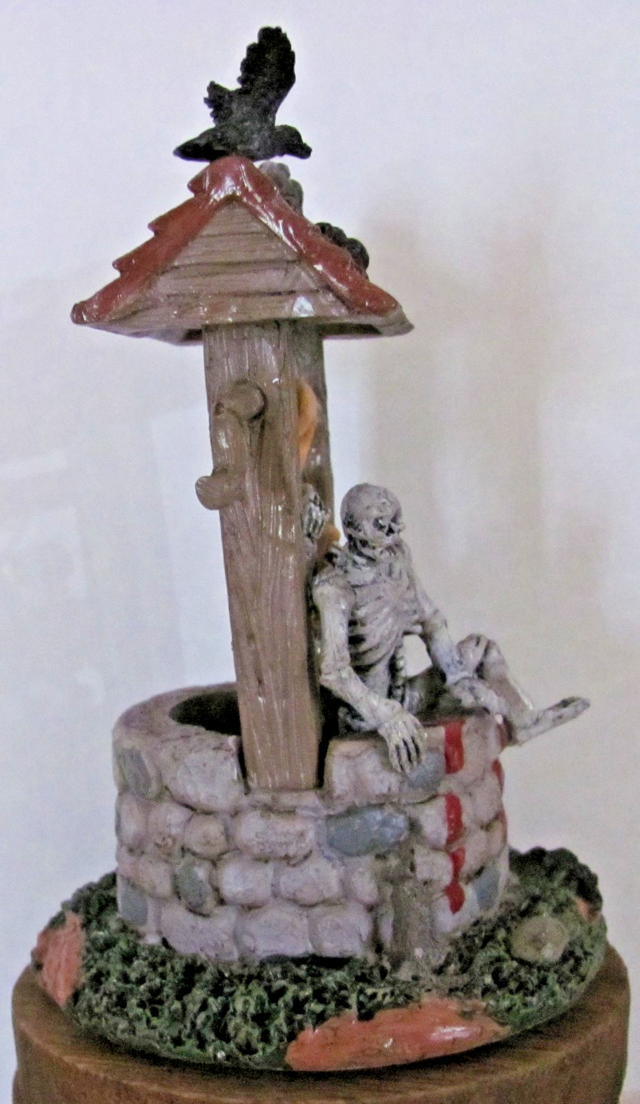 Lemax Spooky Town Table Accent – Ghouls In Well #83343 – Retired