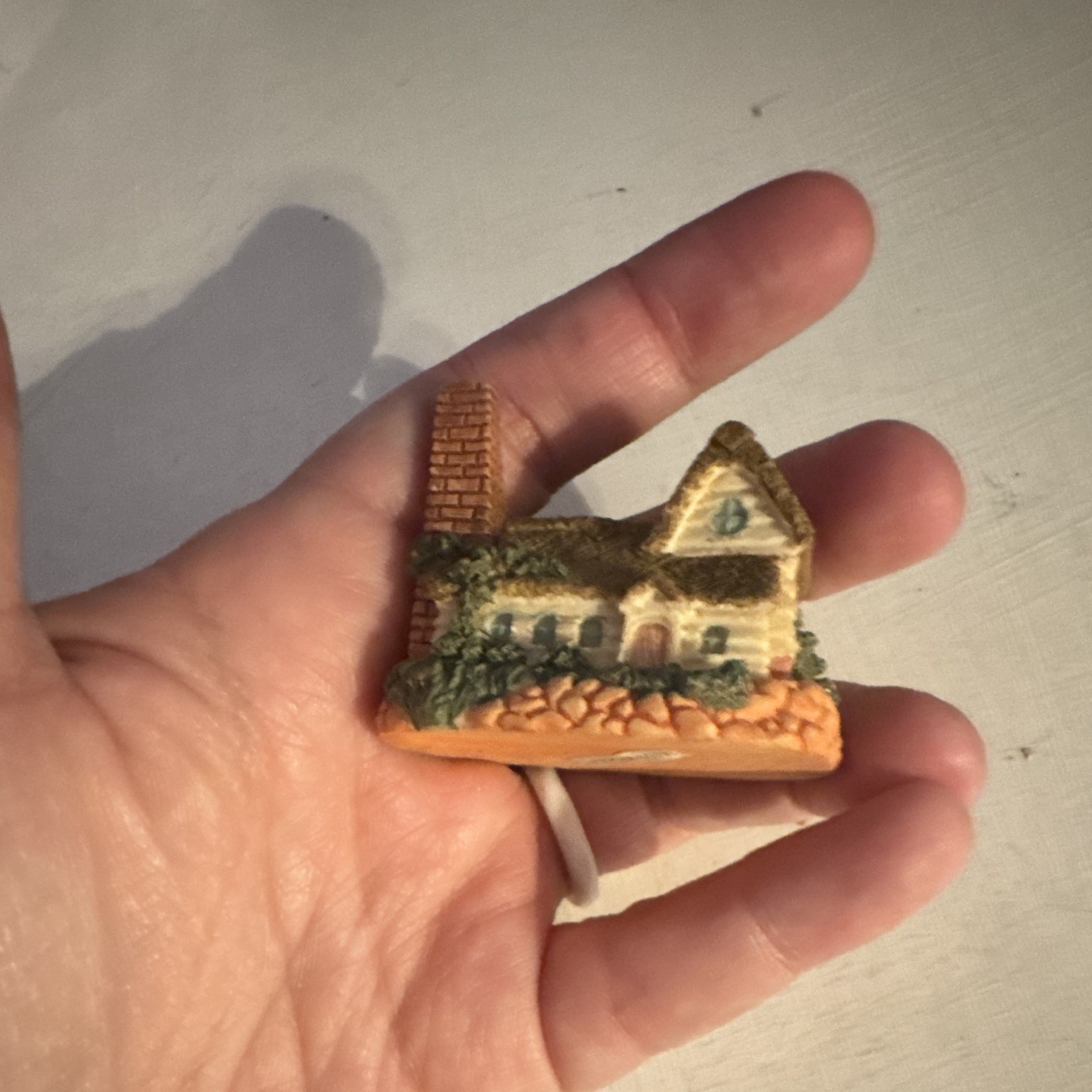 Resin Cottage Village Miniature Houses Multicolor Lot of 2 Small Figurines