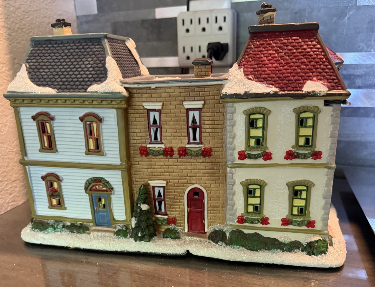 St. Nicholas Square Christmas Village CITY ROW HOUSE 2008 Collection