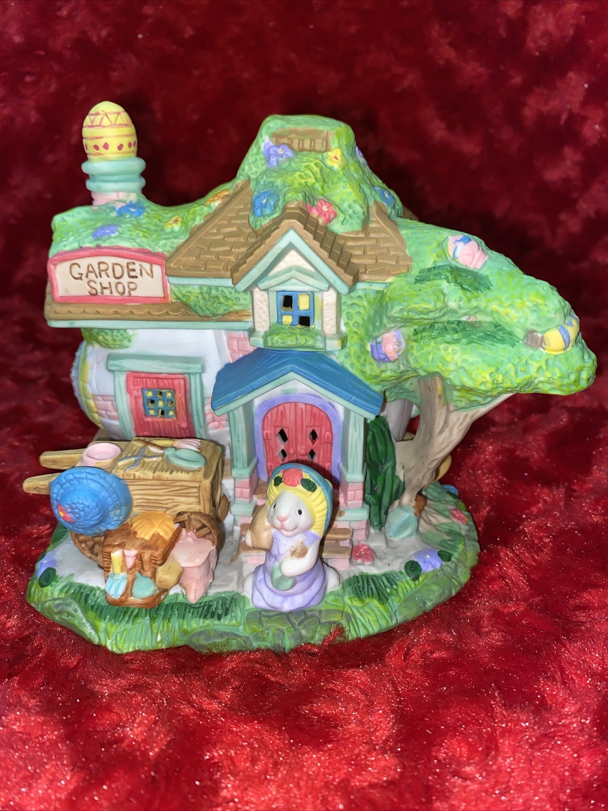 Easter House Cottontale Cottages 2001 Porcelain Garden Shop 538-1181 No Light