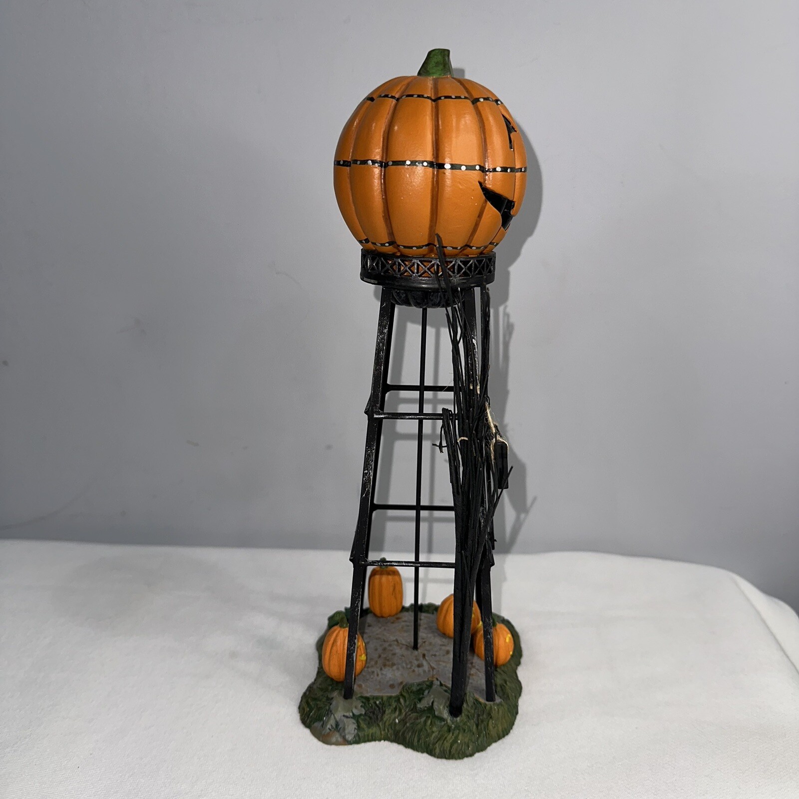 Department 56 Halloween Pumpkin Water Tower Village Accessories Boxed #53223