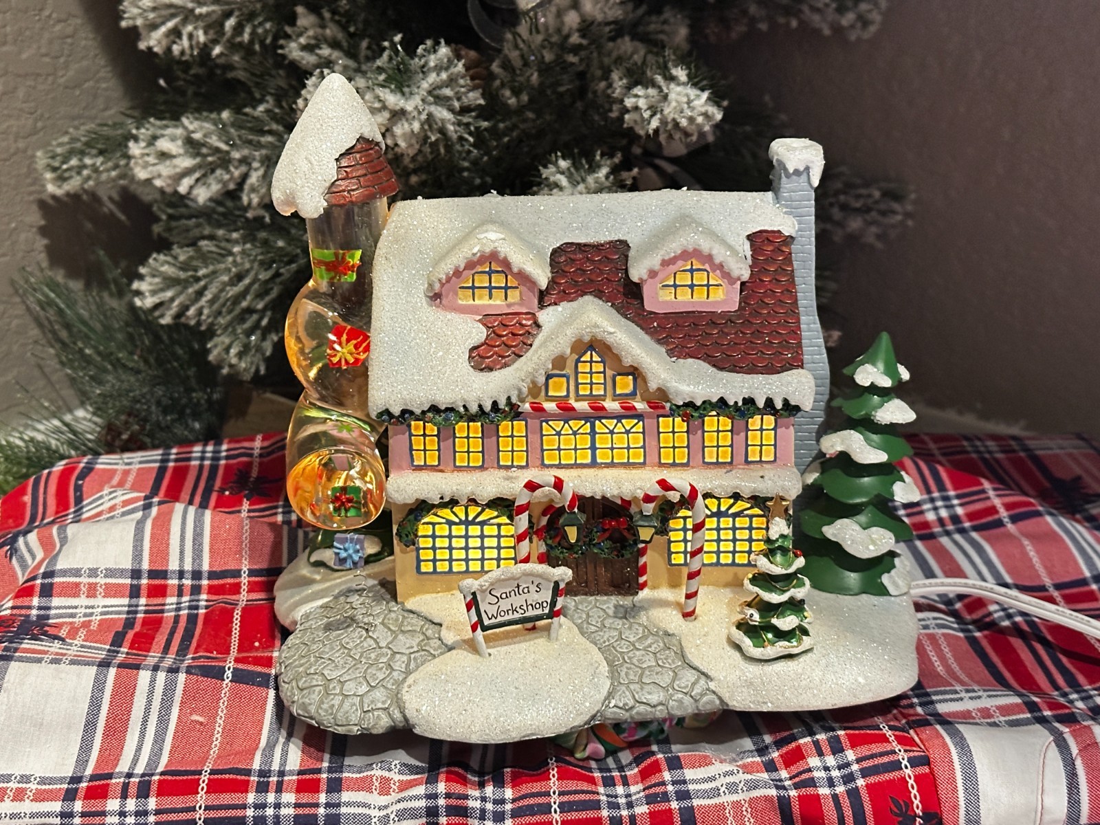 Hawthorne Village Santa’s Toy Workshop Rudolph’s Christmas Town Village