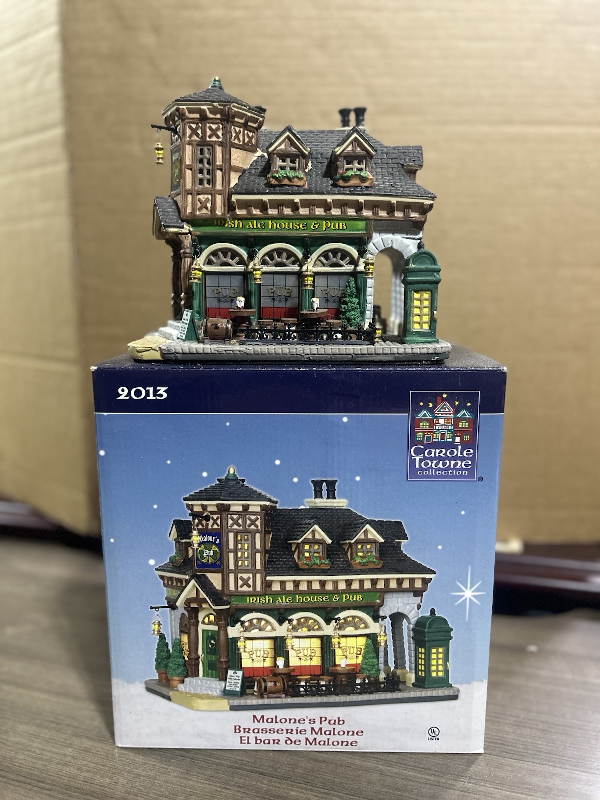 2013 Carole Towne Malone’s Pub Christmas Village Lighted Irish Ale House w/ Box