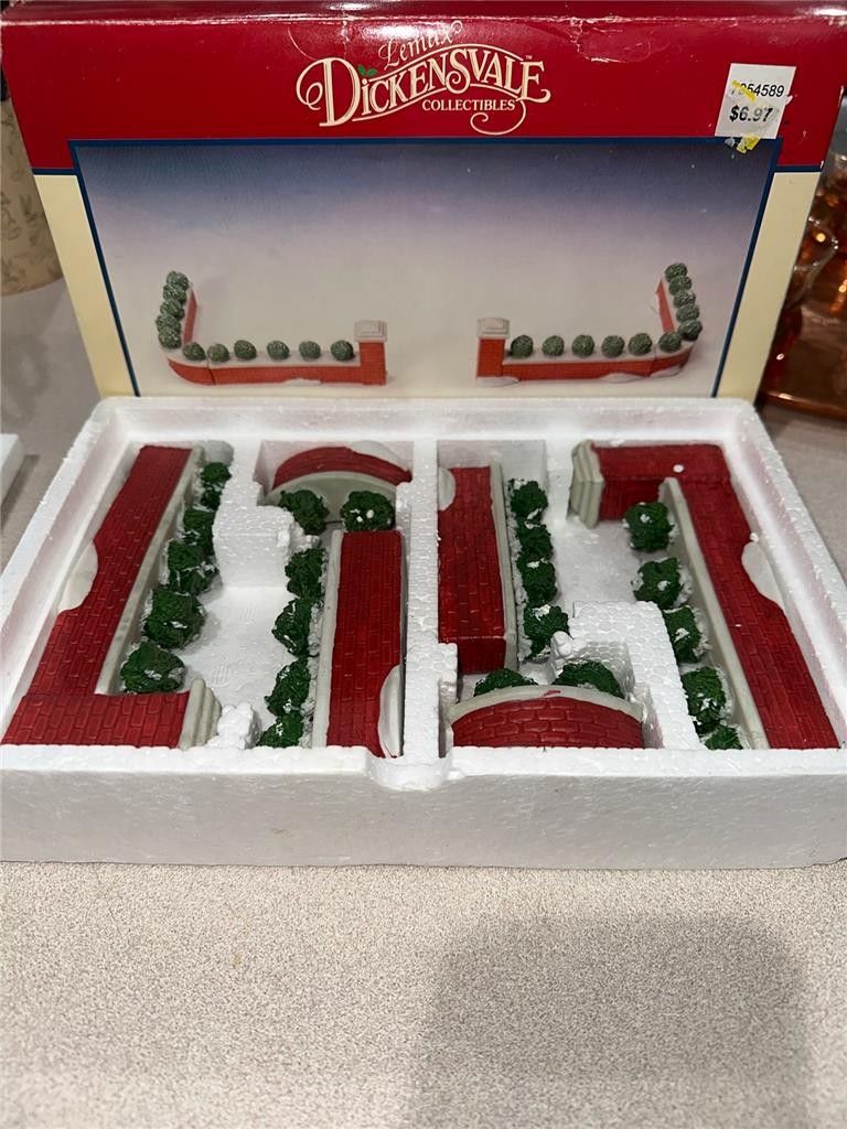 Lemax Dickensvale Brick Wall Set 6 Piece Snow Covered Bushes Fence Porcelain