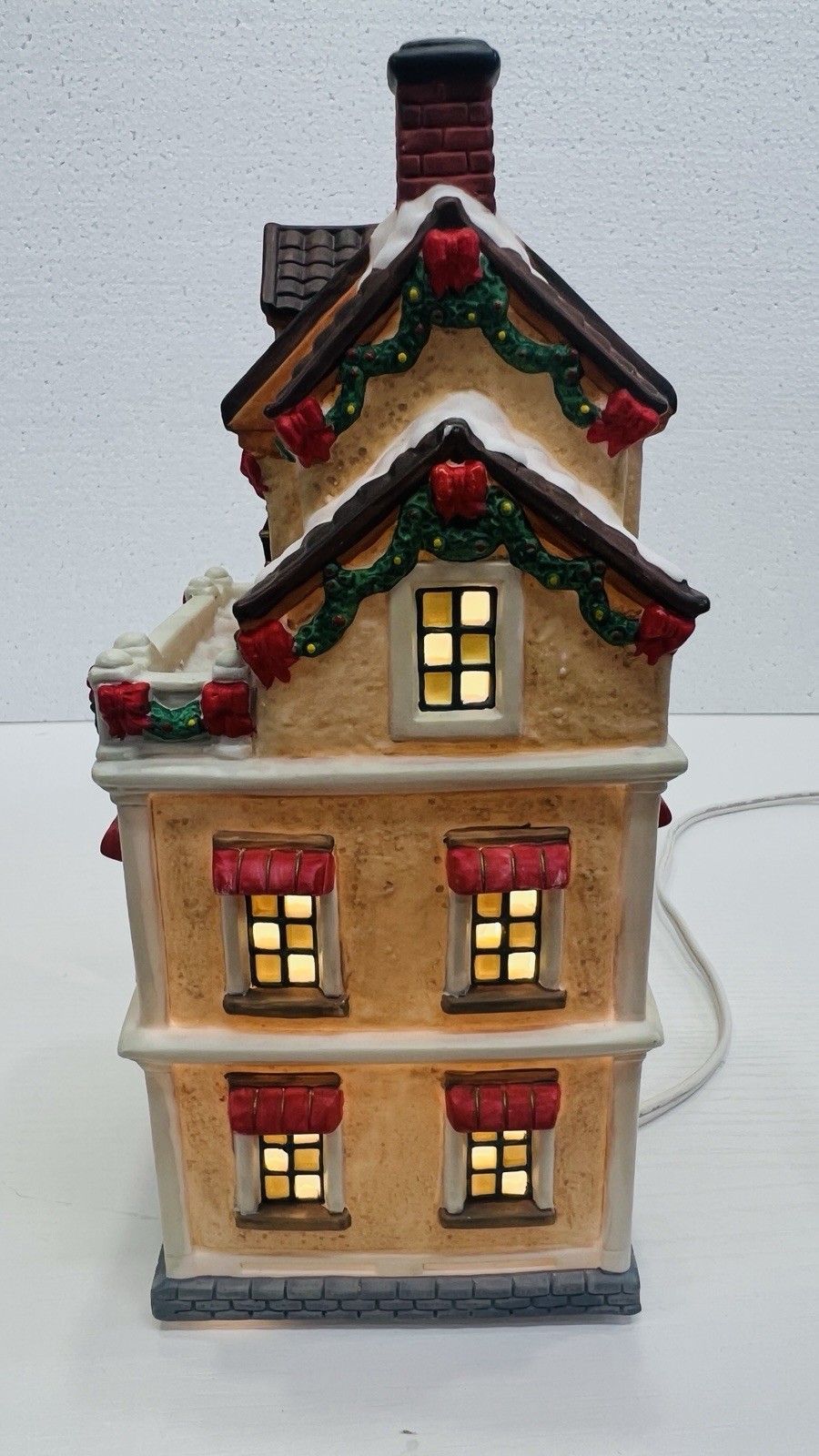 Copperfield Keepsake “ Holly Apartment ” Porcelain Lighted House Excellent !