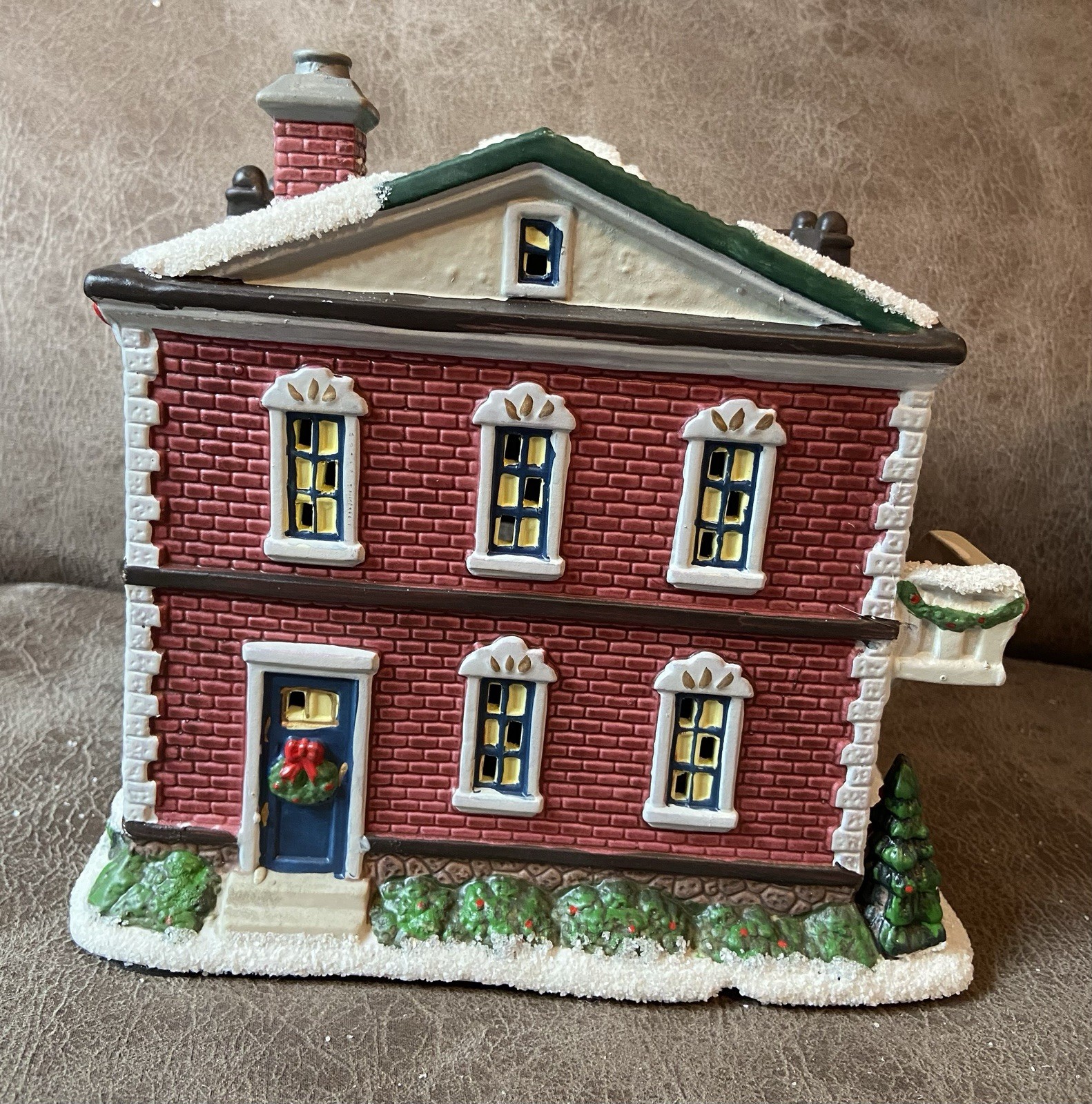 St. Nicholas Square Christmas Village 2010 Santa’s Toy Chest Illuminated W/Box