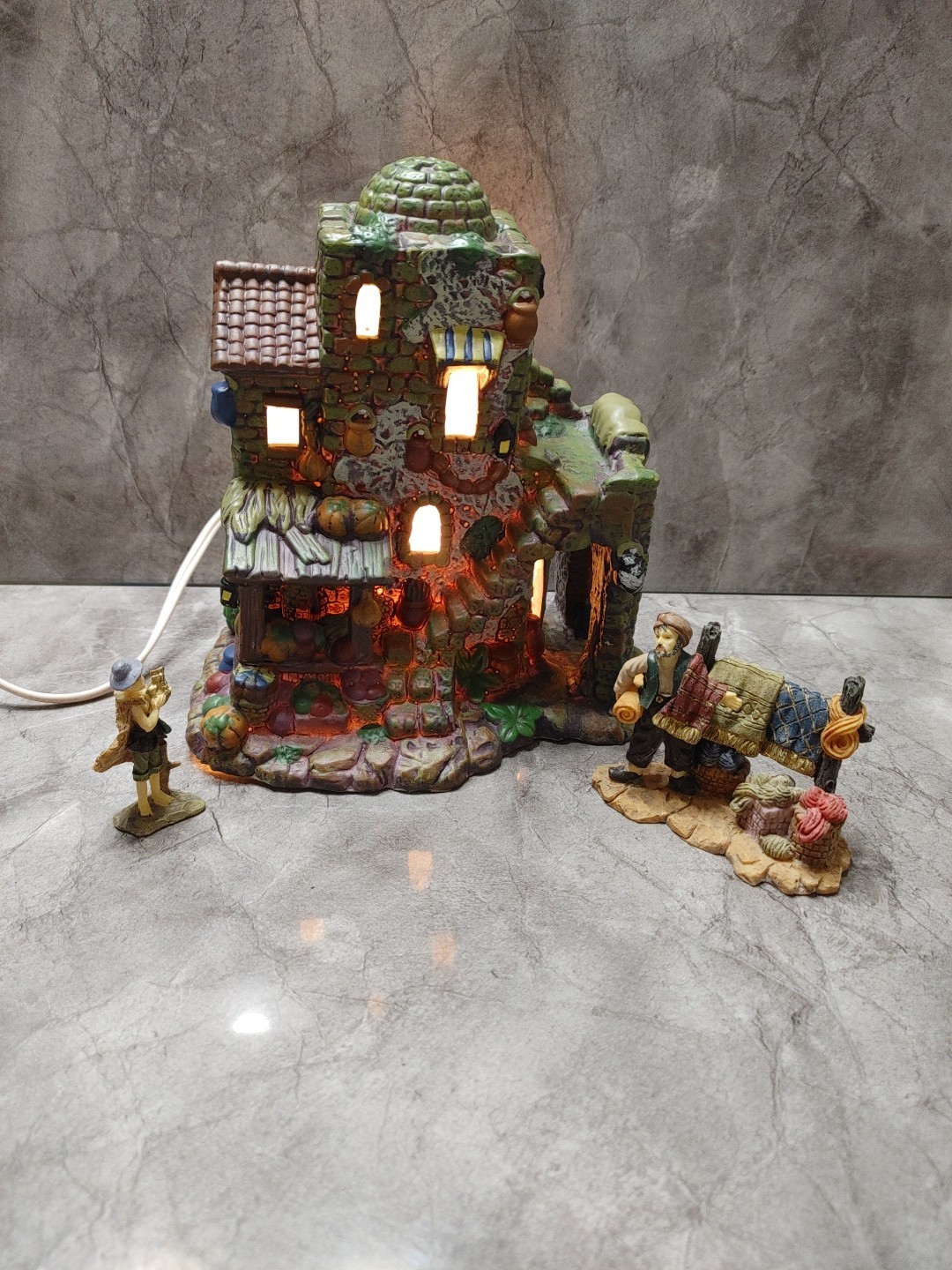 Grandeur Noel ? Christmas Nativity Bethlehem Village Dwelling House Lighted