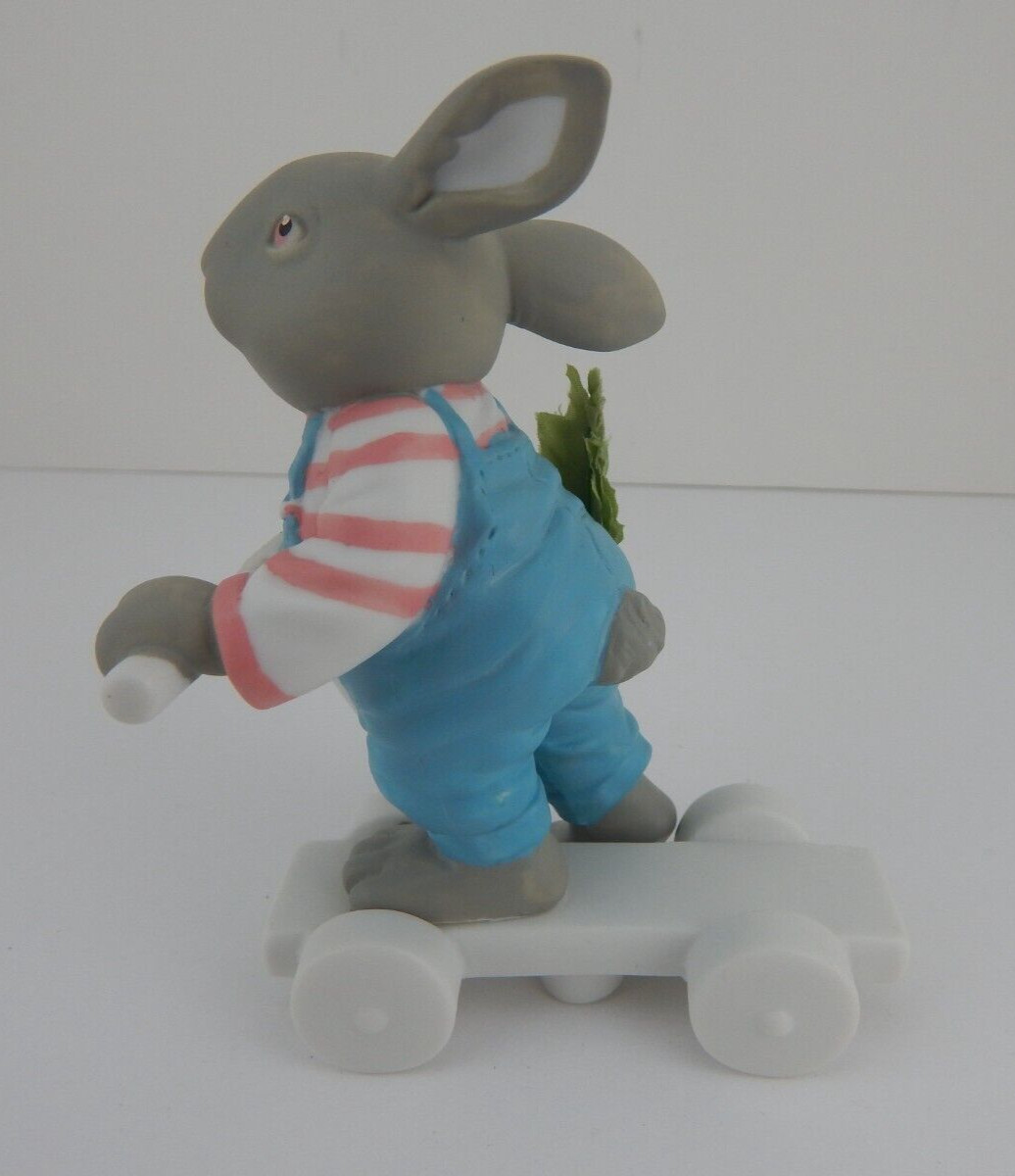 Dept 56 Hide-A-Way Hollow Easter Bunny Boy on Scooter w/ Carrots 74799 w/ Bx 19
