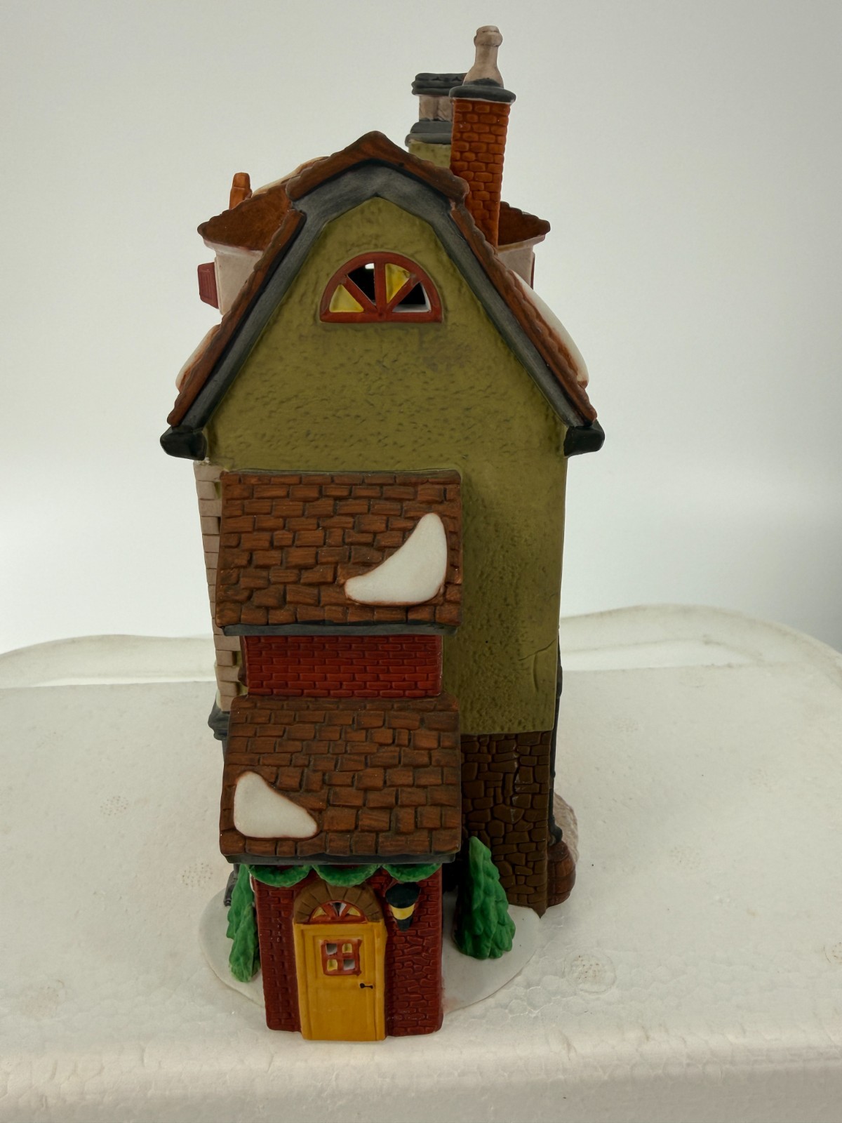Department 56 Dickens Village Hather Harness Porcelain Building 5823-8 Box Light