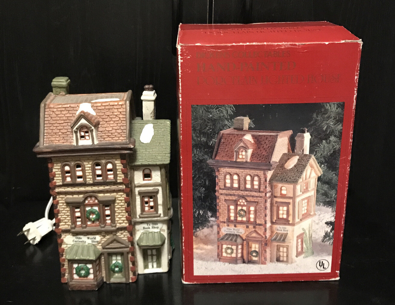 Dickens Collectables Ye Olde World Curiosity Book Shop Lighted Christmas Village